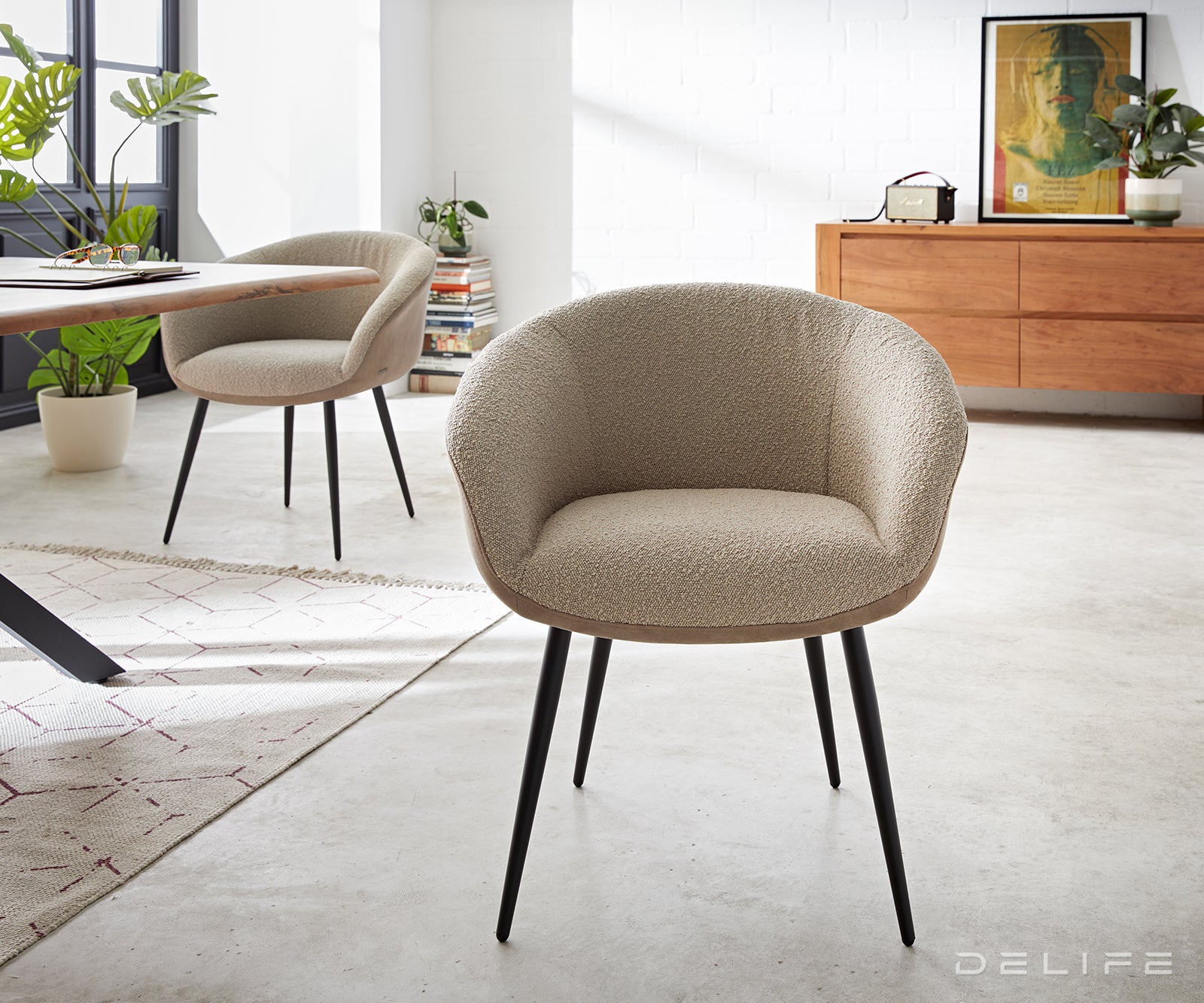 Blagovaonska stolica Vinka, Materijal: Boucle