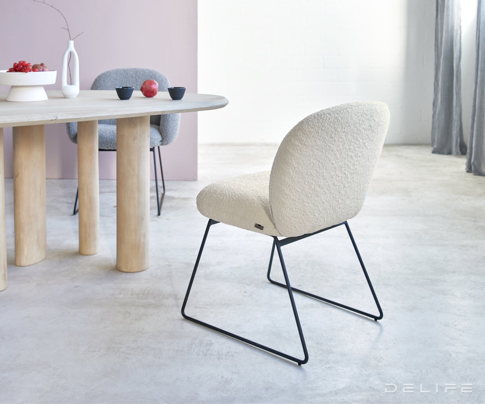 Blagovaonska stolica  Nube, Materijal:Boucle