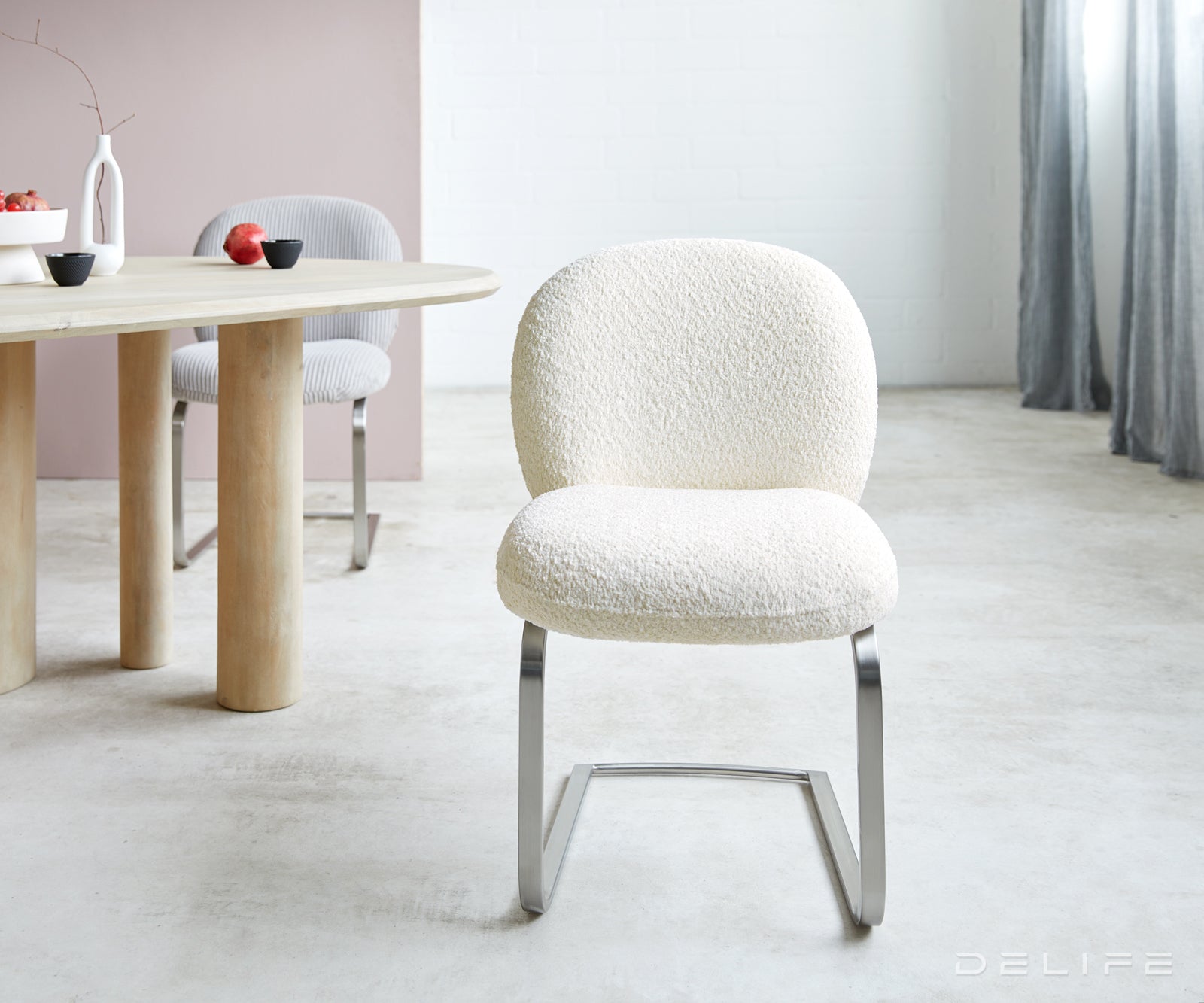 Blagovaonska stolica  Nube, Materijal:Boucle