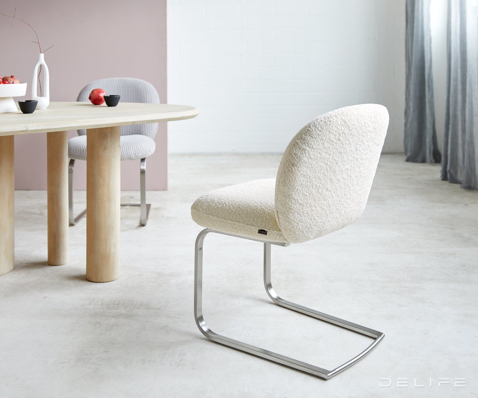 Blagovaonska stolica  Nube, Materijal:Boucle