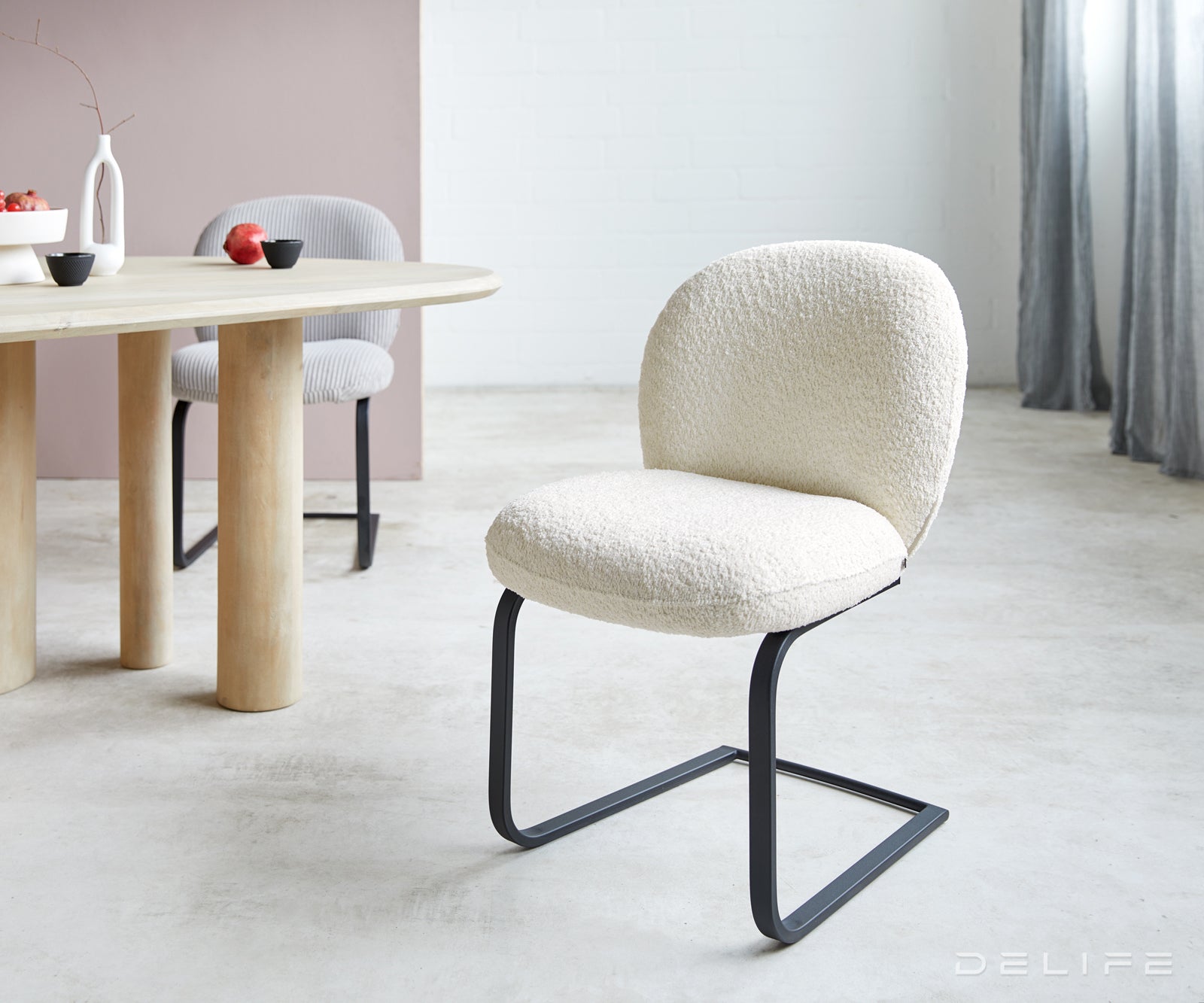 Blagovaonska stolica  Nube, Materijal:Boucle