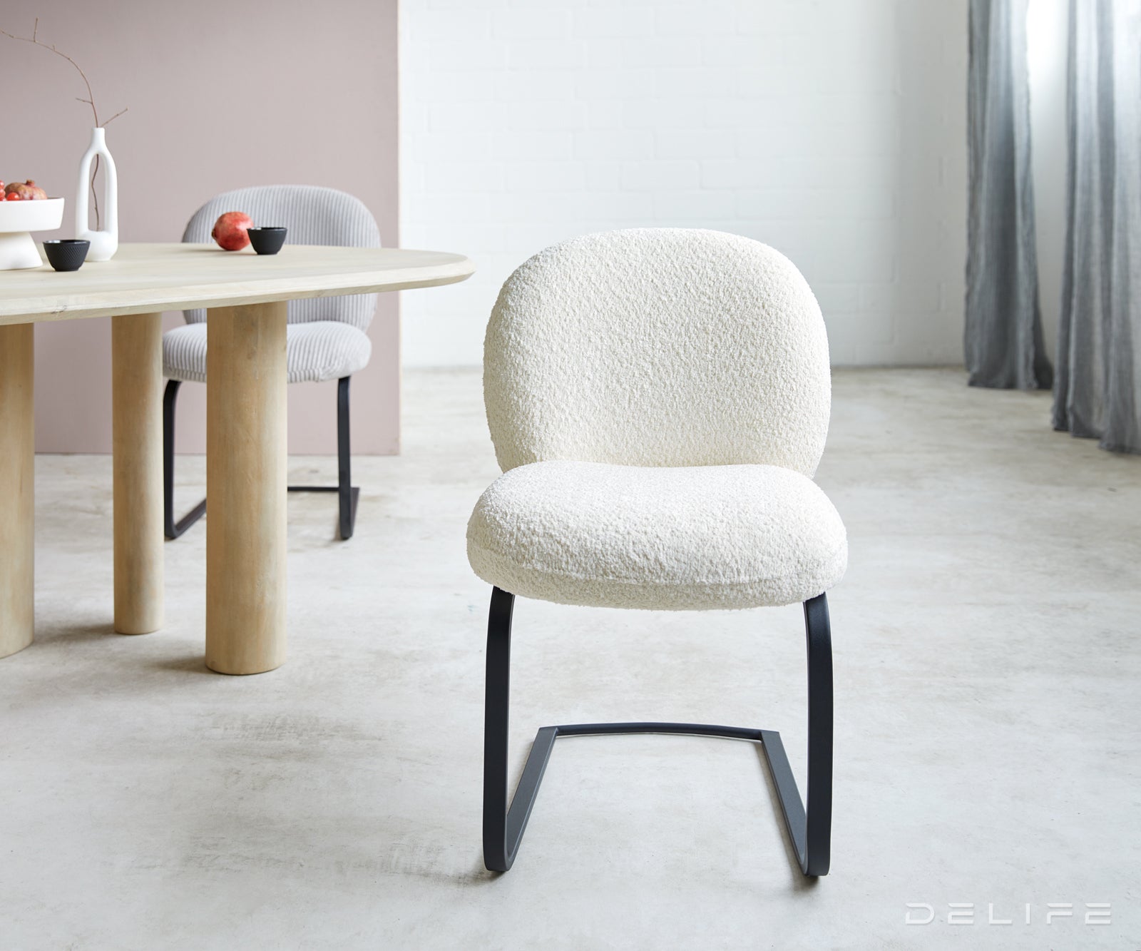 Blagovaonska stolica  Nube, Materijal:Boucle