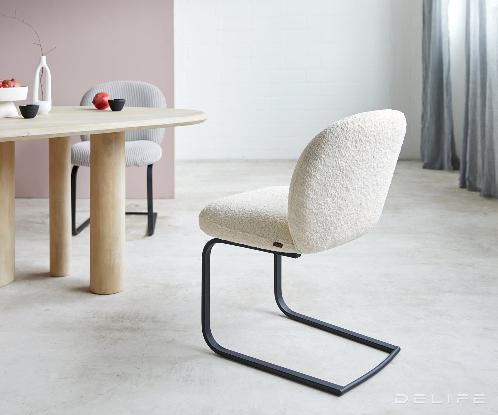 Blagovaonska stolica  Nube, Materijal:Boucle