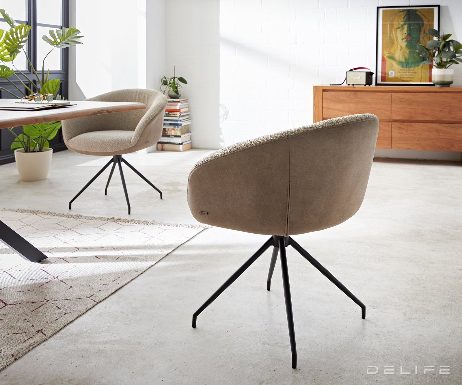 Blagovaonska stolica Vinka, Materijal: Boucle