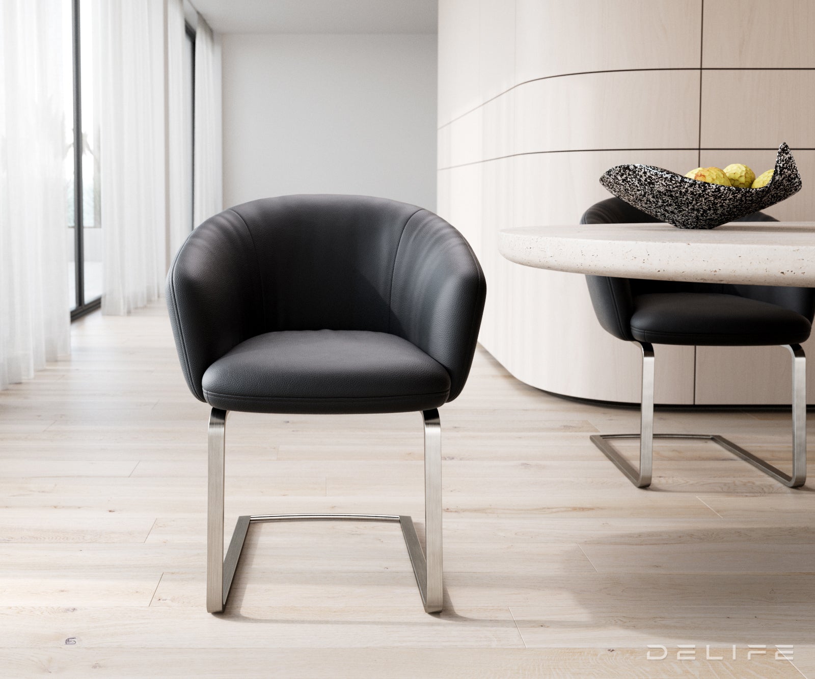 Blagovaonska stolica Caja, Materijal: Koža