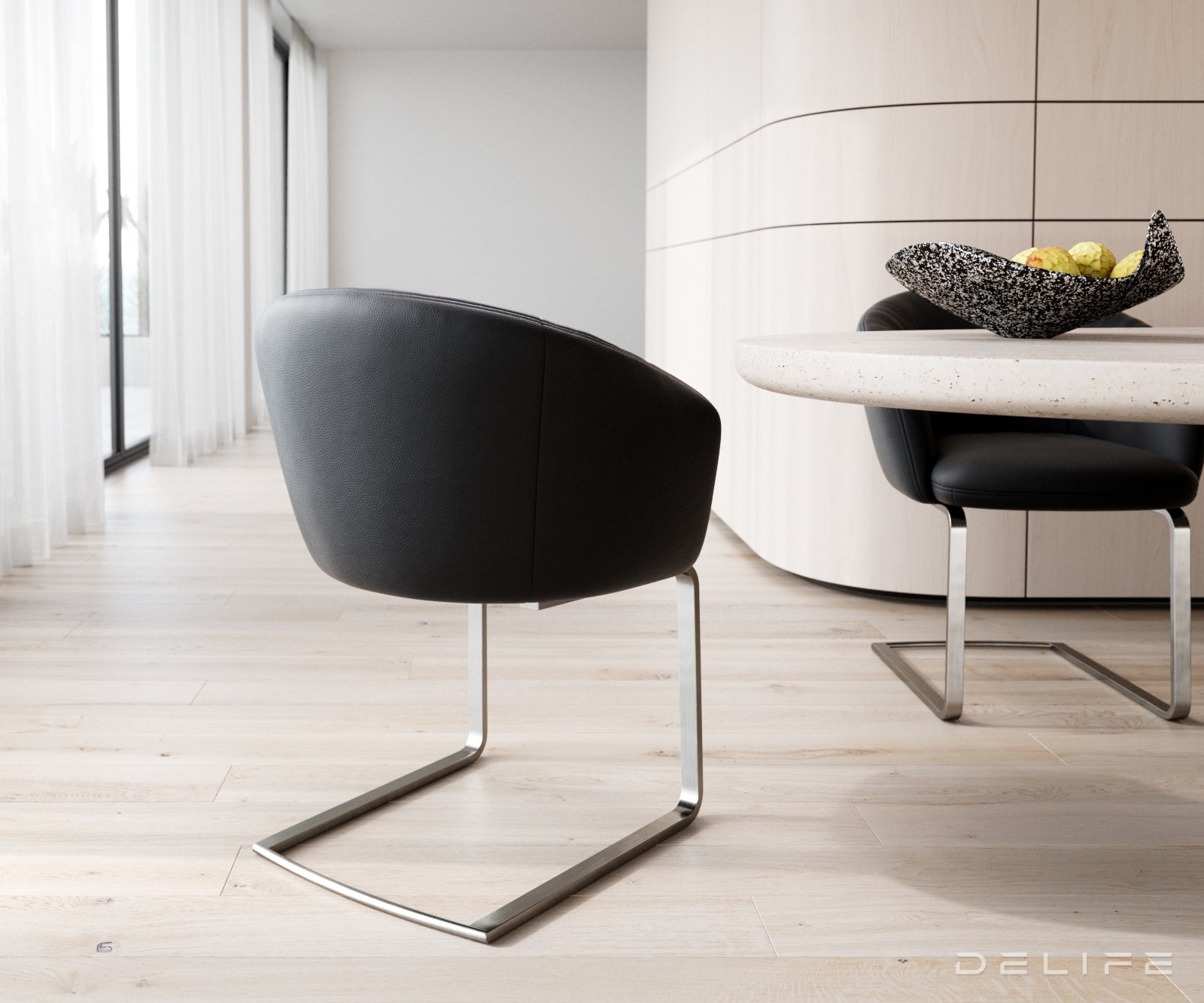 Blagovaonska stolica Caja, Materijal: Koža