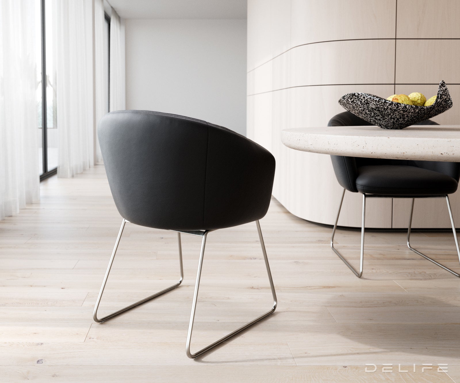 Blagovaonska stolica Caja, Materijal: Koža