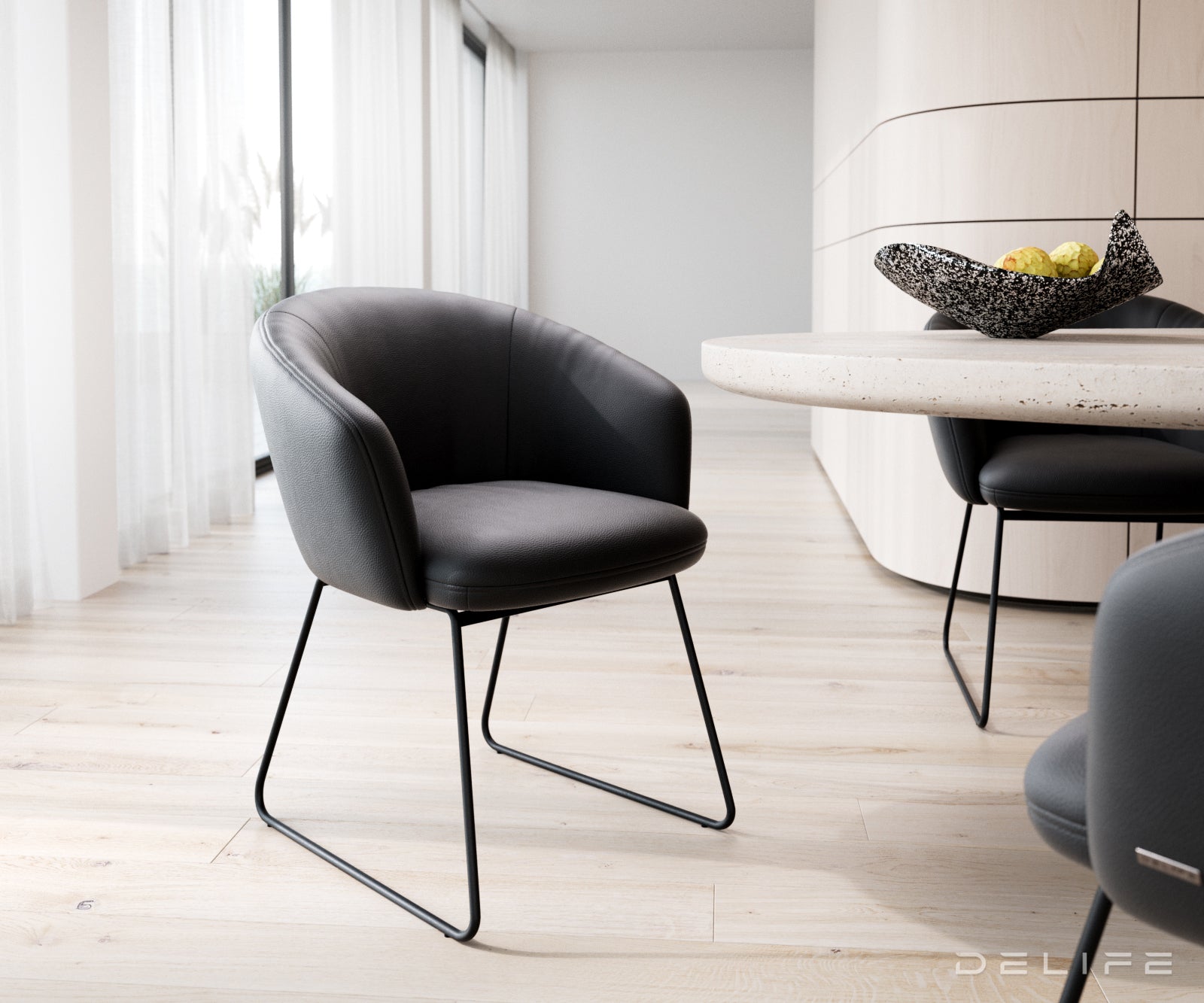 Blagovaonska stolica Caja, Materijal: Koža