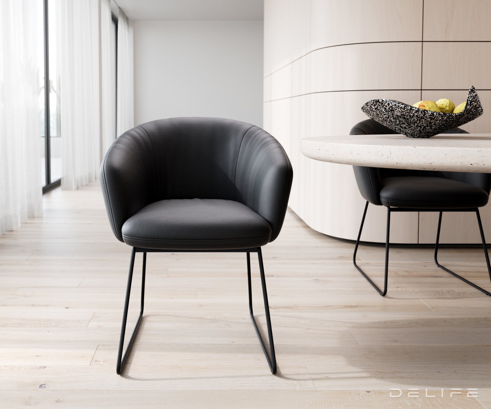 Blagovaonska stolica Caja, Materijal: Koža