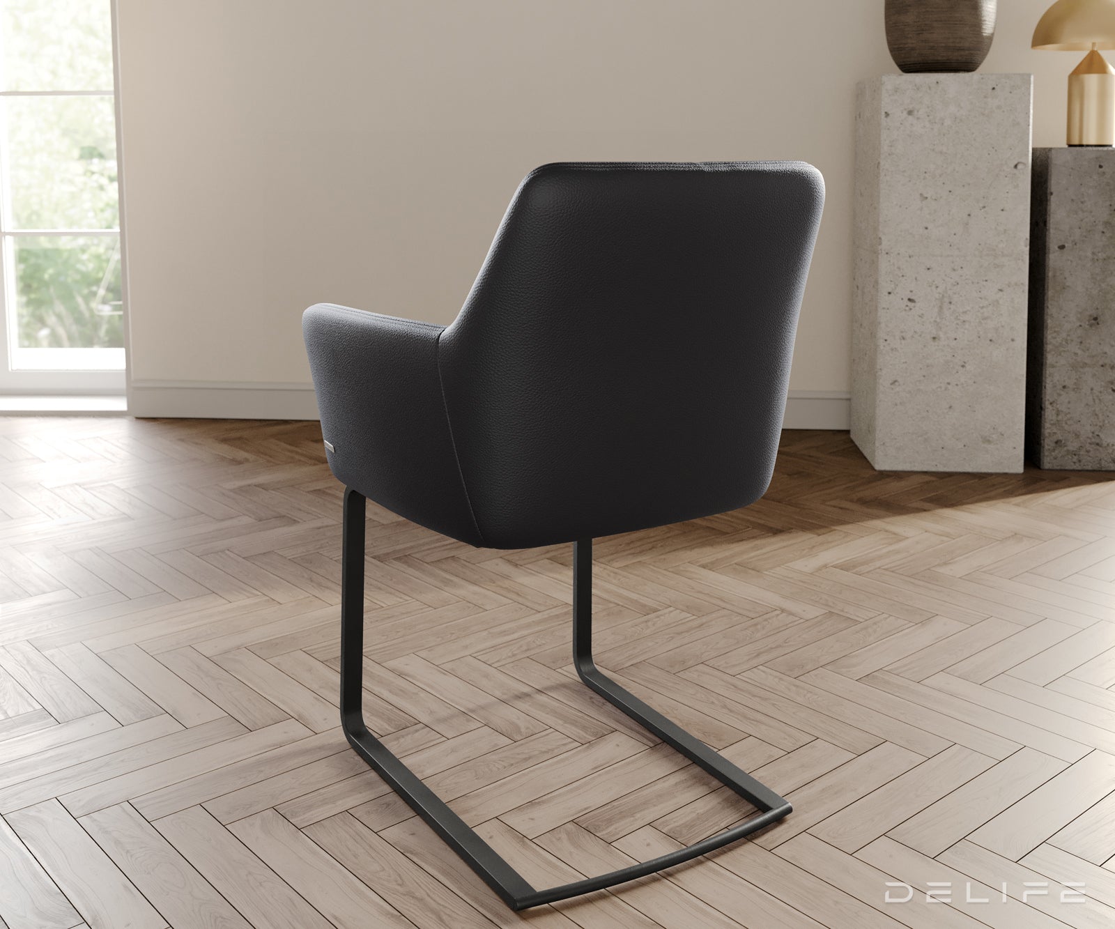 Blagovaonska stolica s rukonaslonom Xana, Materijal: koža