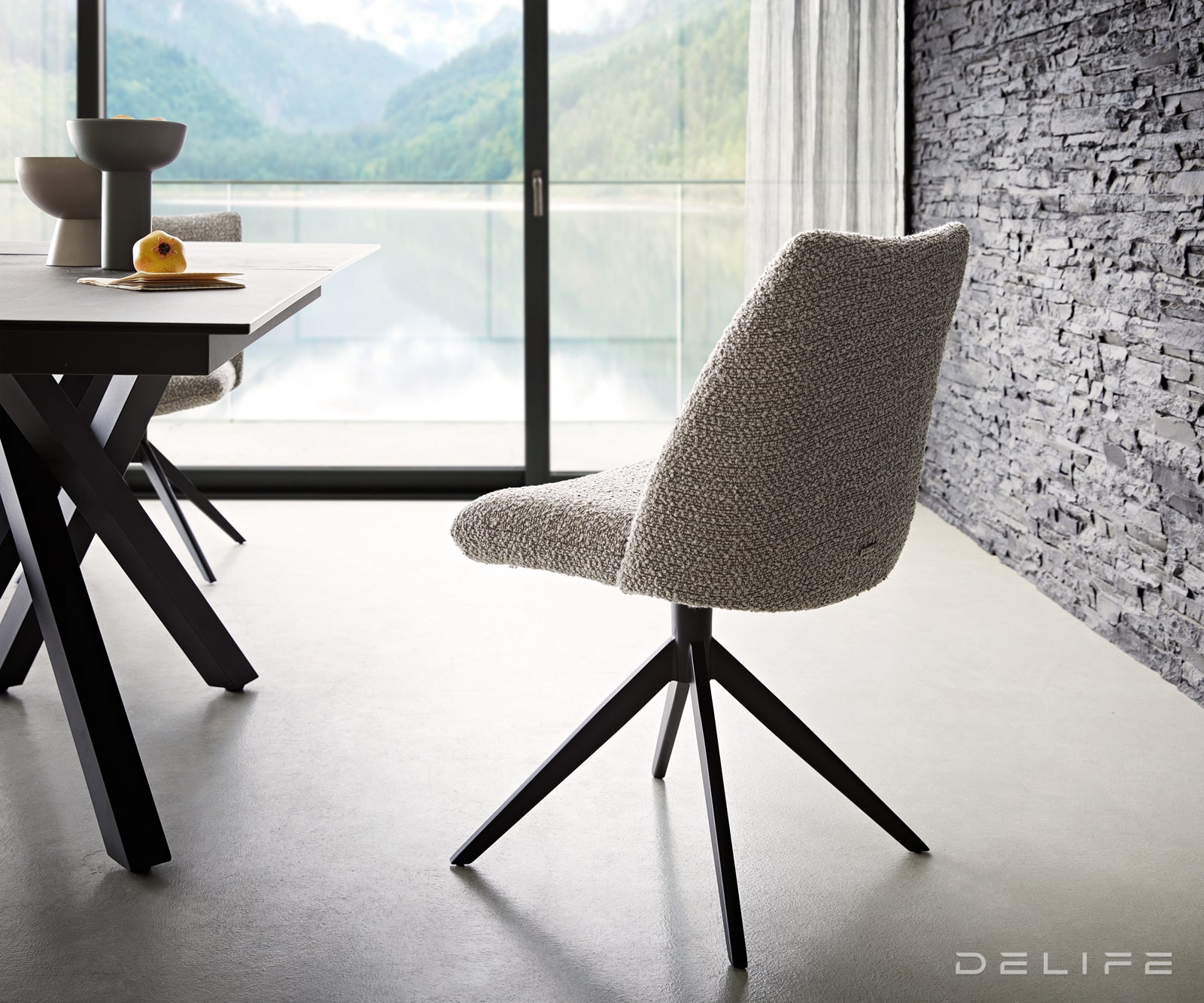 Blagovaonska stolica Elso, Materijal: boucle