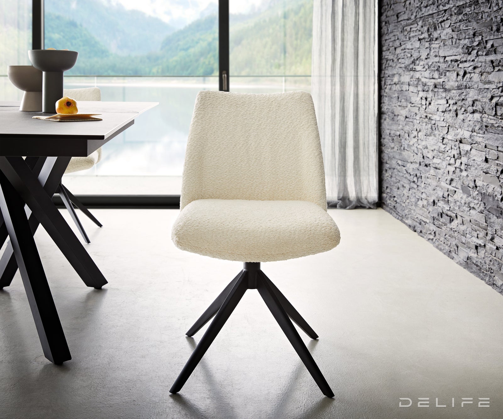 Blagovaonska stolica Elso, Materijal: boucle