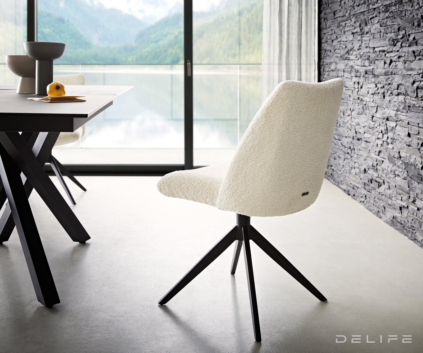 Blagovaonska stolica Elso, Materijal: boucle