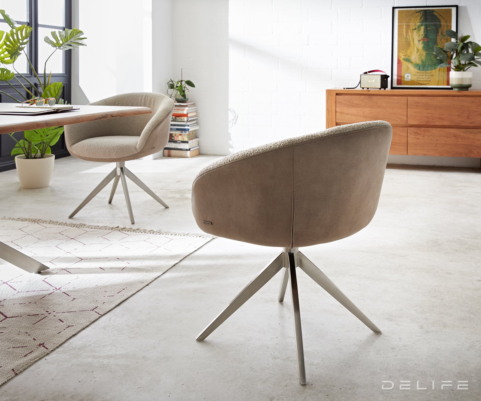 Blagovaonska stolica Vinka, Materijal: Boucle