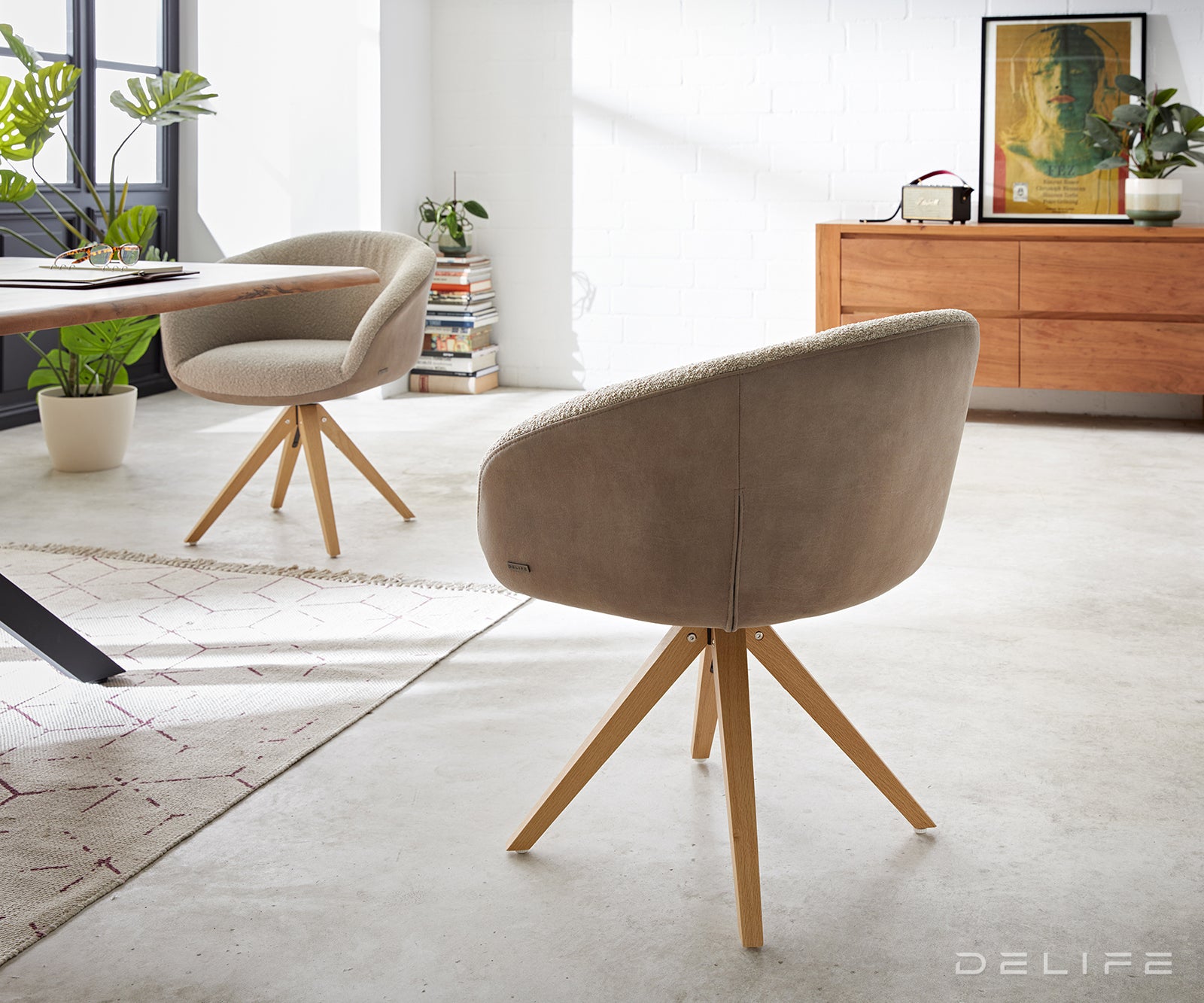 Blagovaonska stolica Vinka, Materijal: Boucle