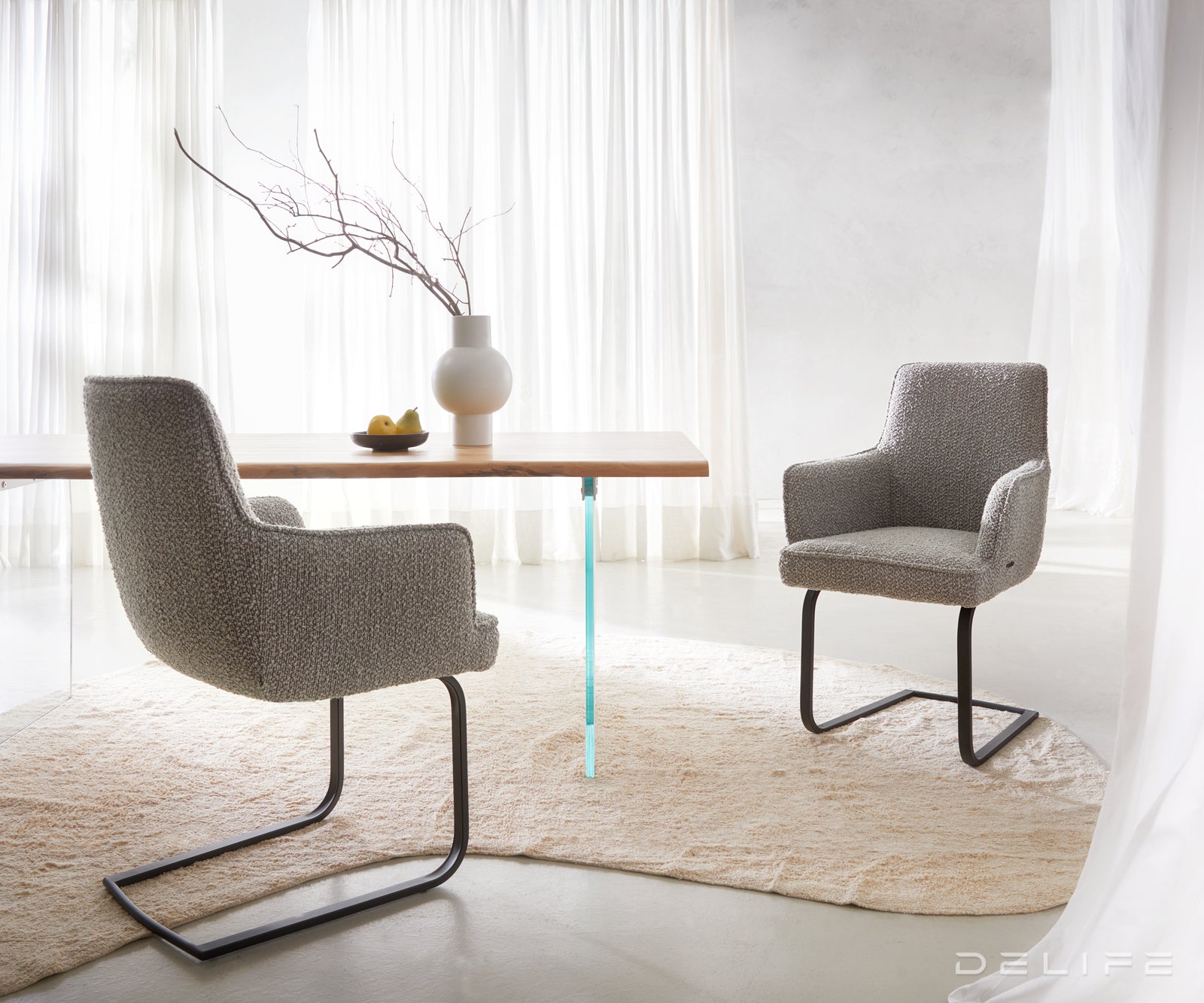 Blagovaonska stolica Heira S Rukonaslonom, Materijal: Boucle