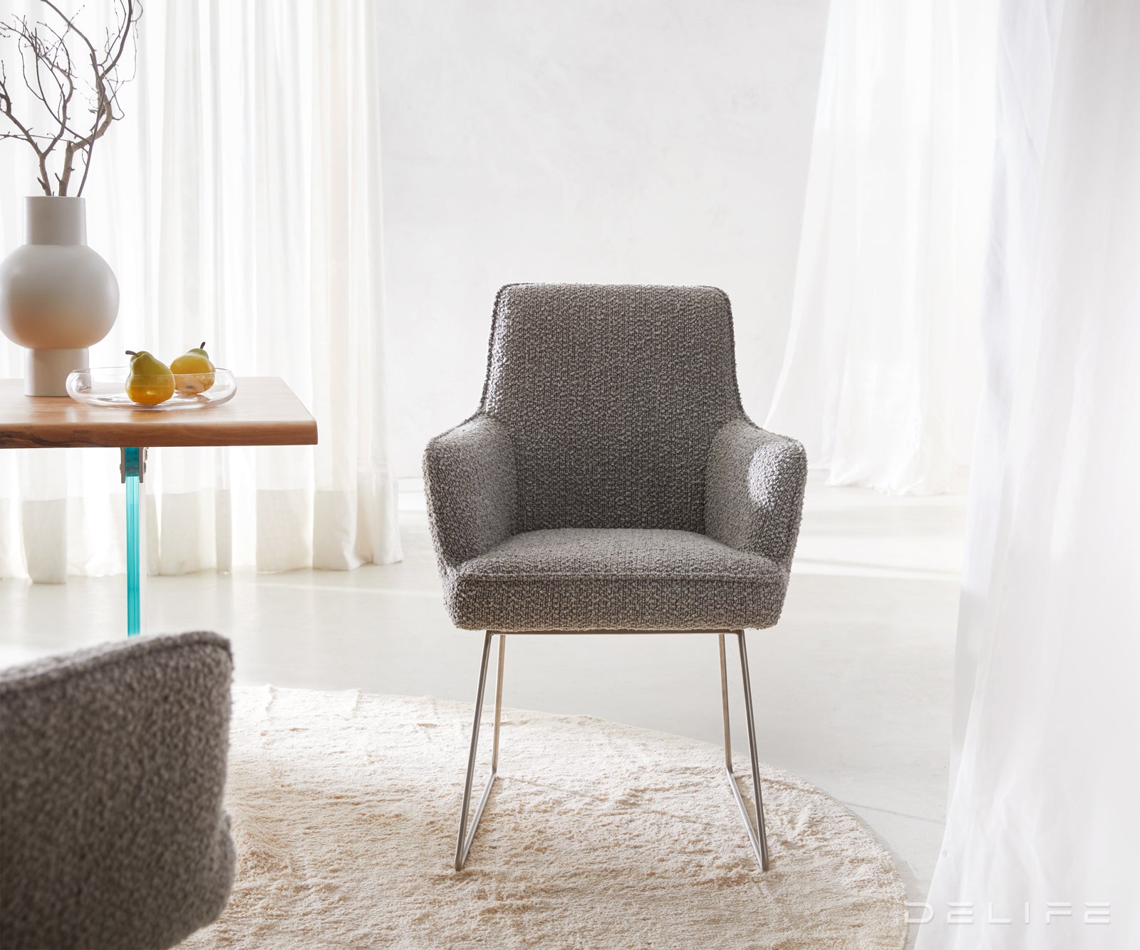 Blagovaonska stolica Heira S Rukonaslonom, Materijal: Boucle