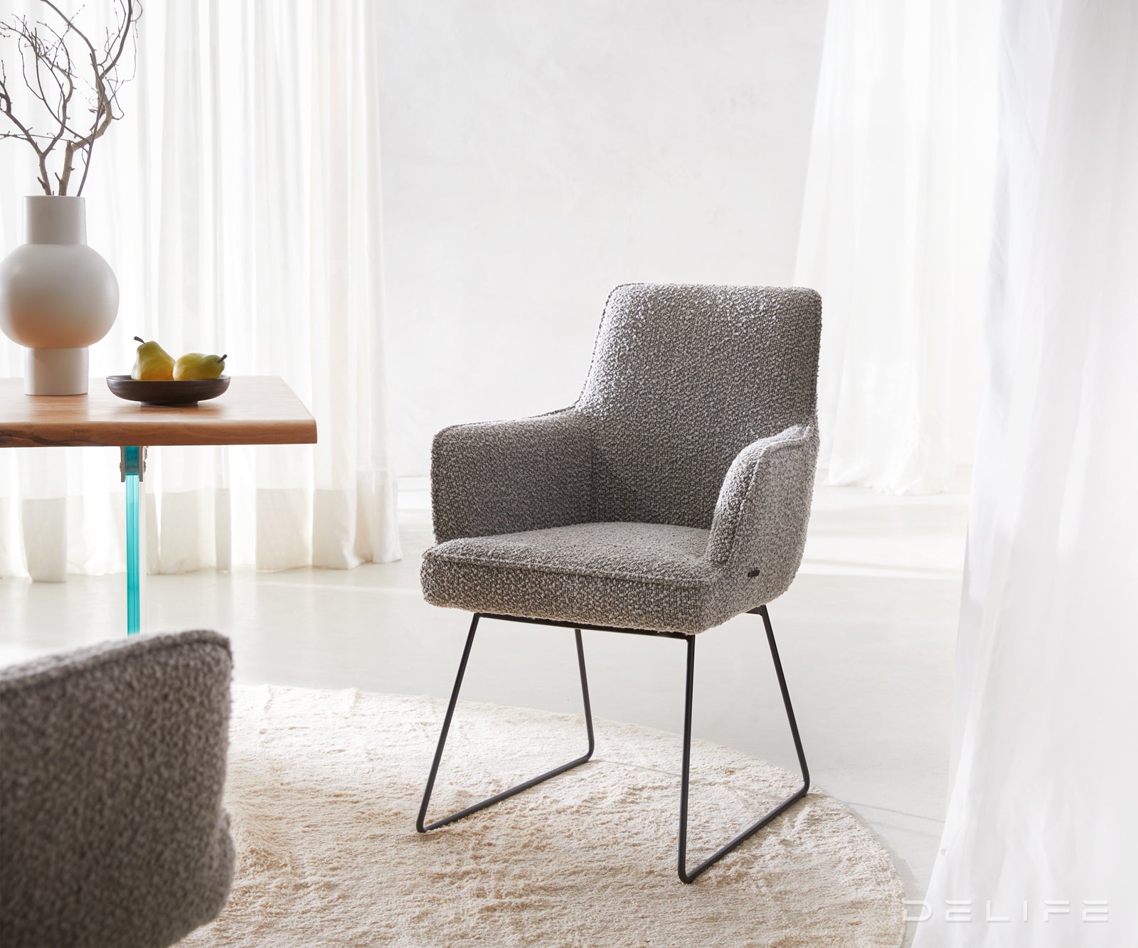 Blagovaonska stolica Heira S Rukonaslonom, Materijal: Boucle