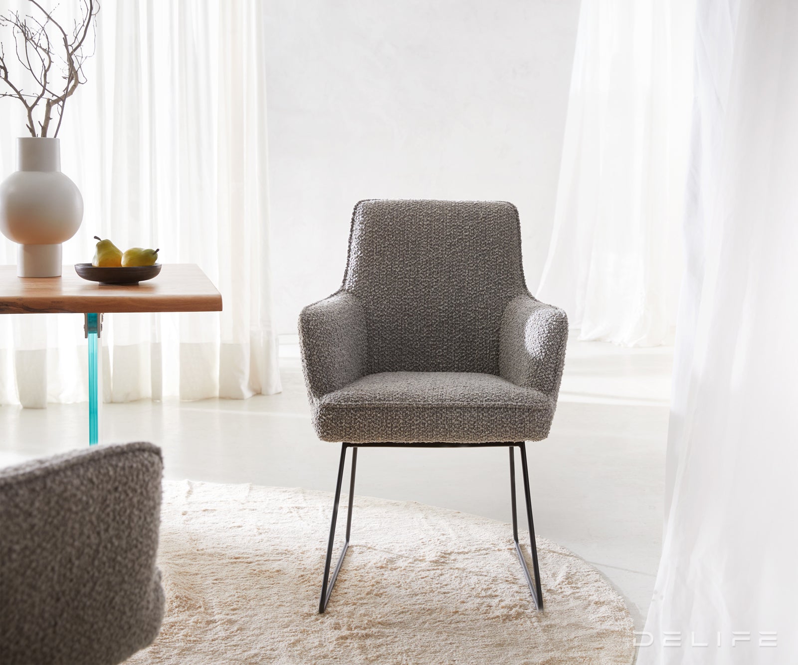 Blagovaonska stolica Heira S Rukonaslonom, Materijal: Boucle