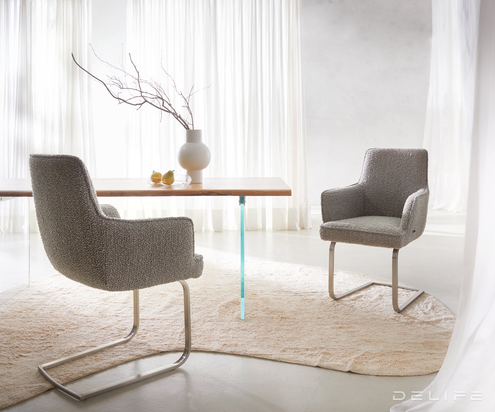 Blagovaonska stolica Heira S Rukonaslonom, Materijal: Boucle