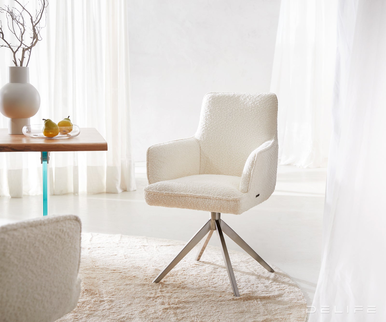 Blagovaonska stolica Heira S Rukonaslonom, Materijal: Boucle