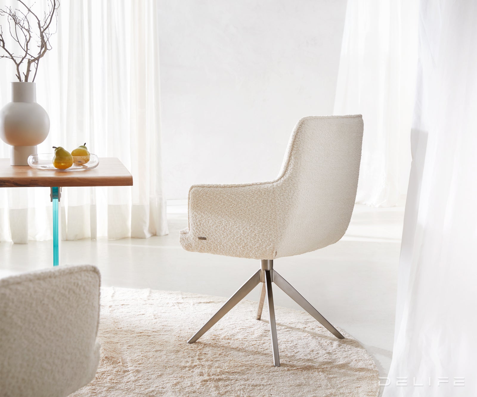 Blagovaonska stolica Heira S Rukonaslonom, Materijal: Boucle