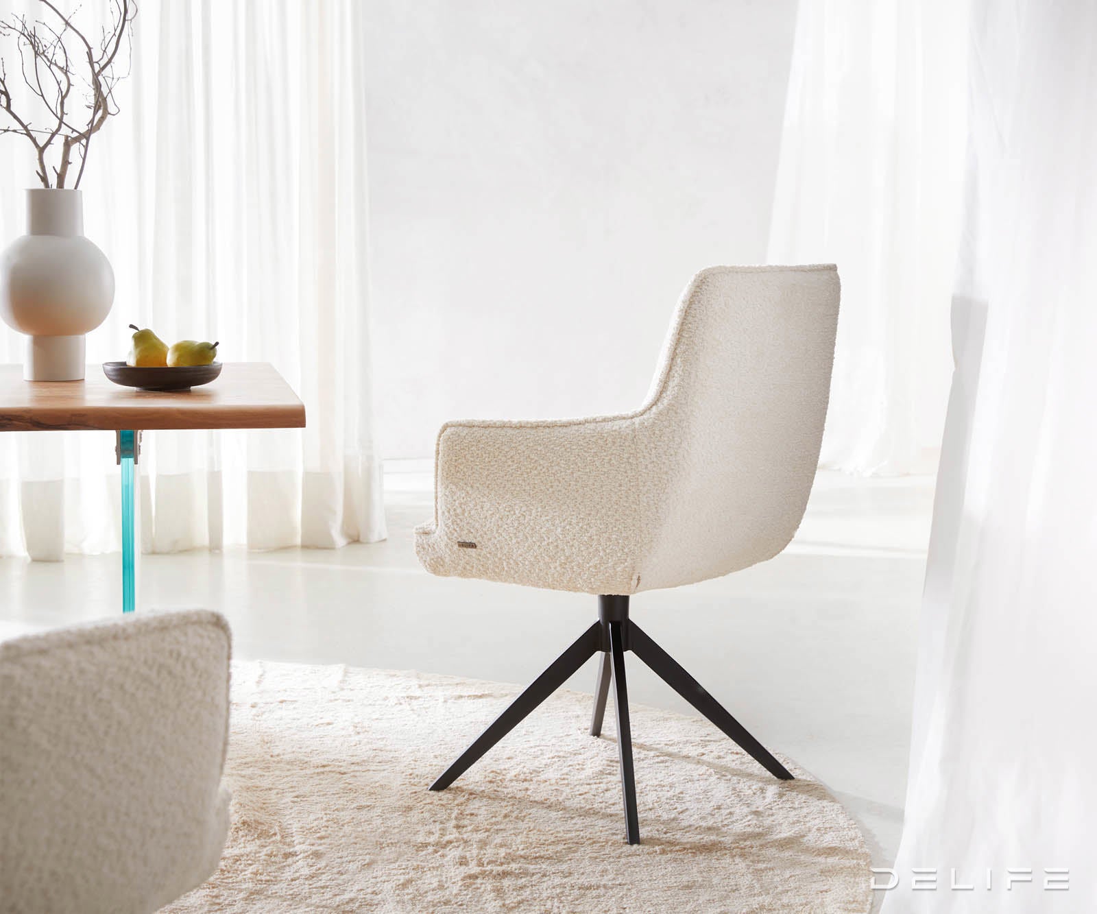 Blagovaonska stolica Heira S Rukonaslonom, Materijal: Boucle