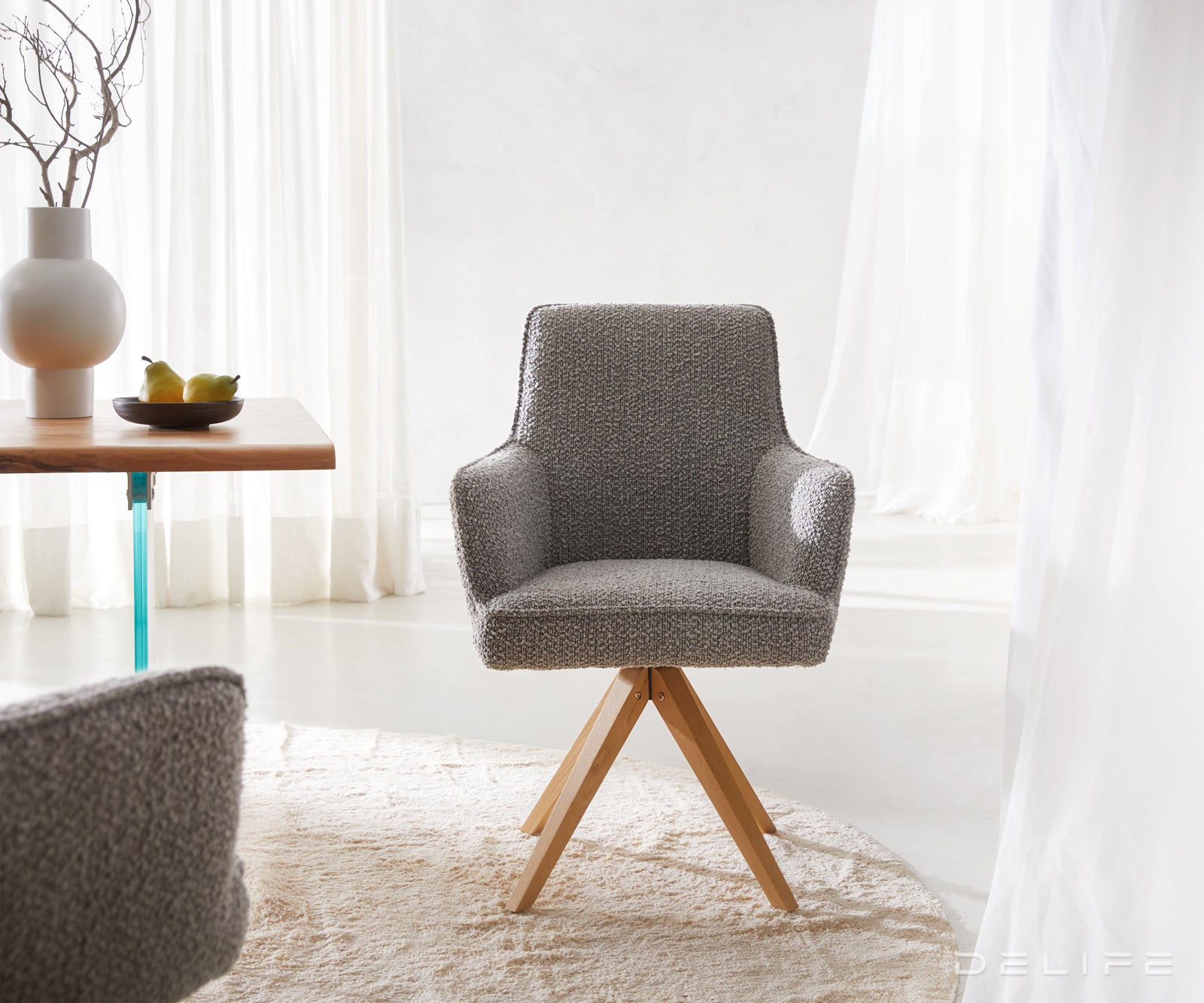 Blagovaonska stolica Heira S Rukonaslonom, Materijal: Boucle