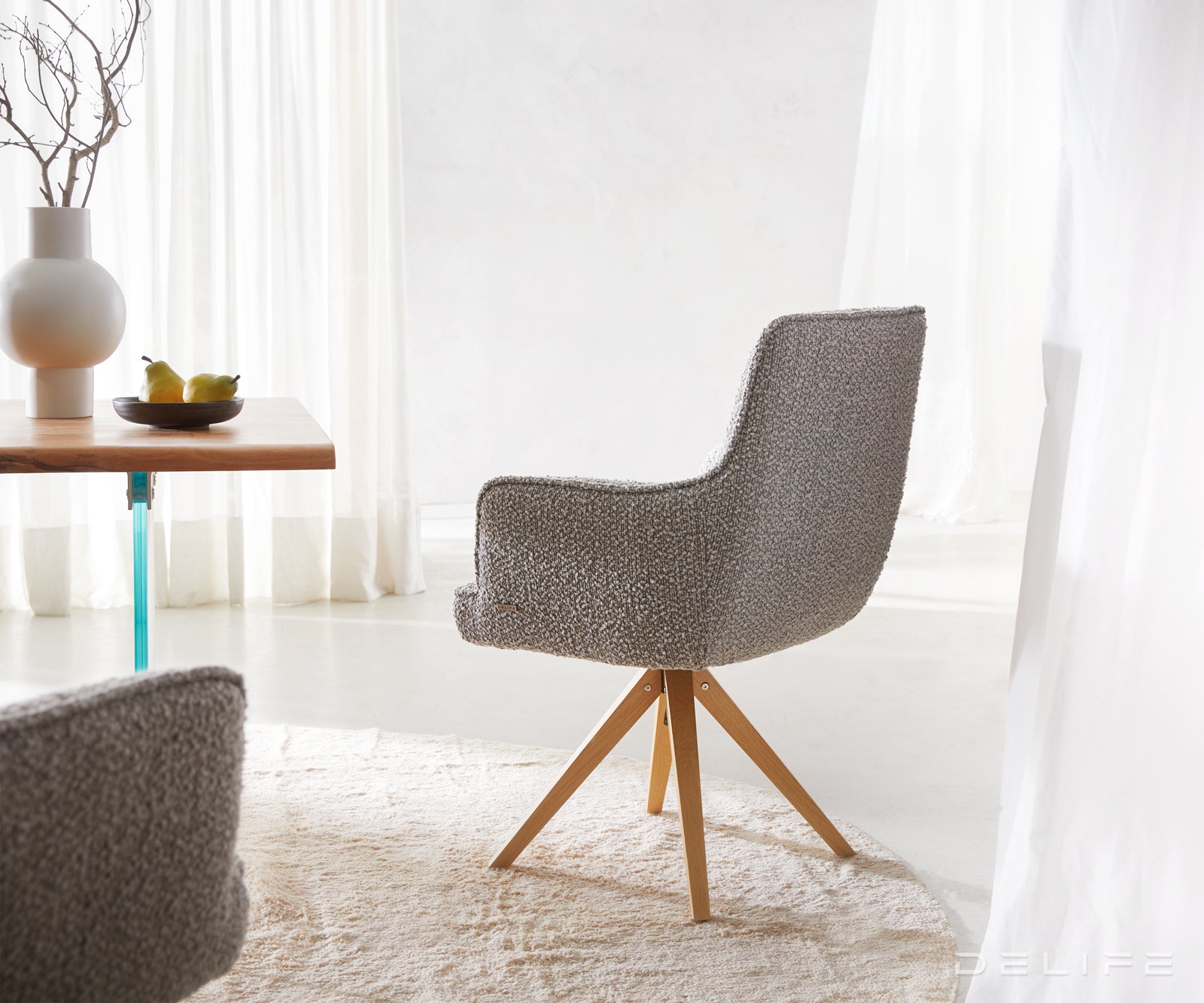 Blagovaonska stolica Heira S Rukonaslonom, Materijal: Boucle