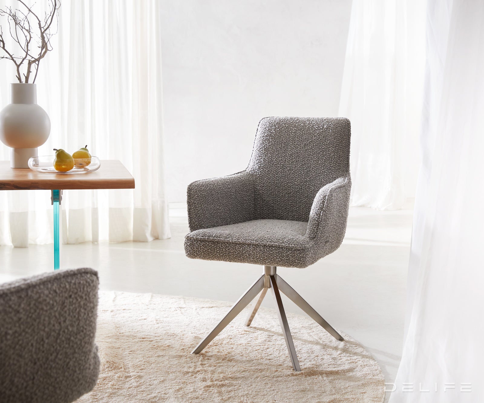 Blagovaonska stolica Heira S Rukonaslonom, Materijal: Boucle