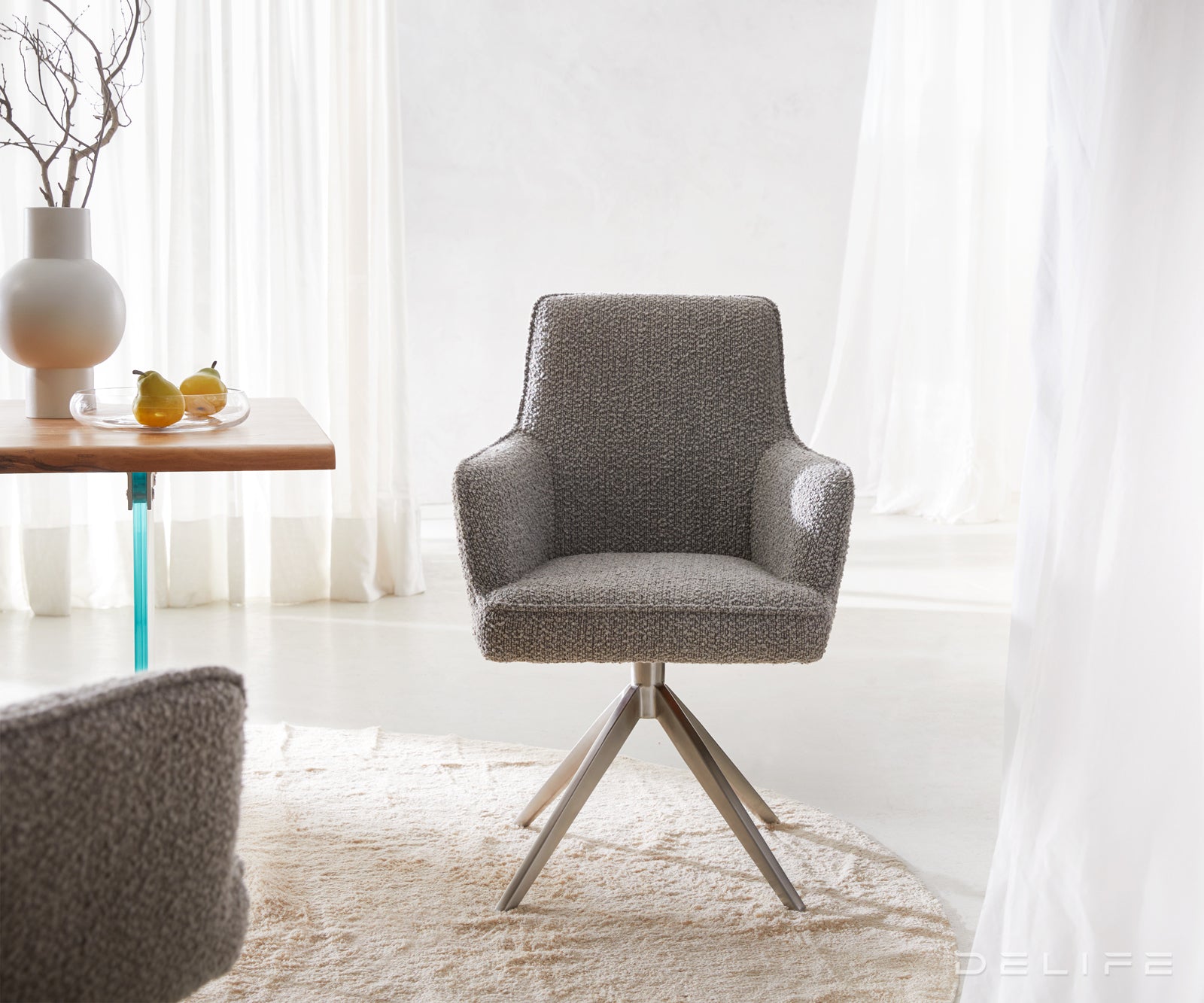 Blagovaonska stolica Heira S Rukonaslonom, Materijal: Boucle