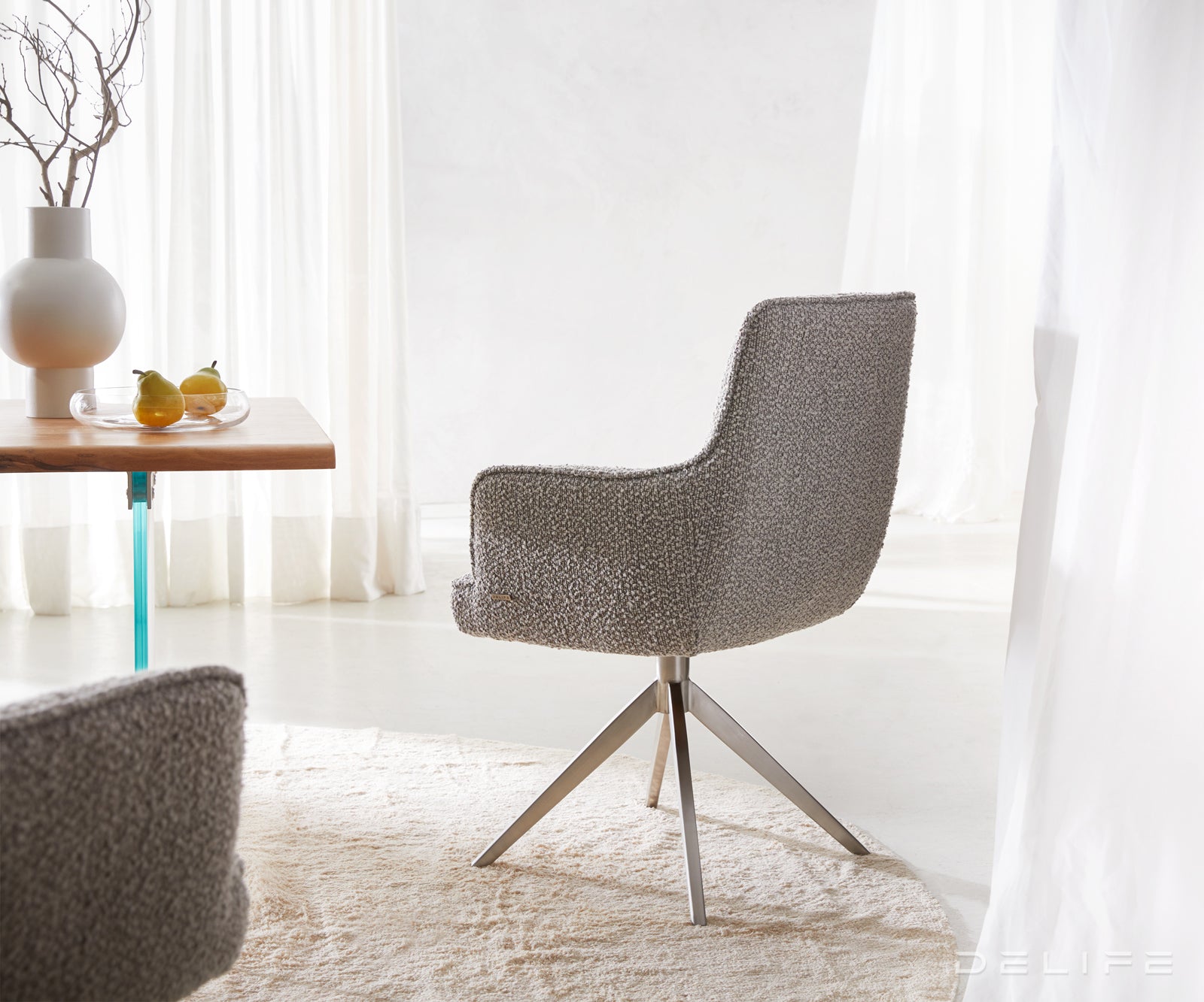 Blagovaonska stolica Heira S Rukonaslonom, Materijal: Boucle