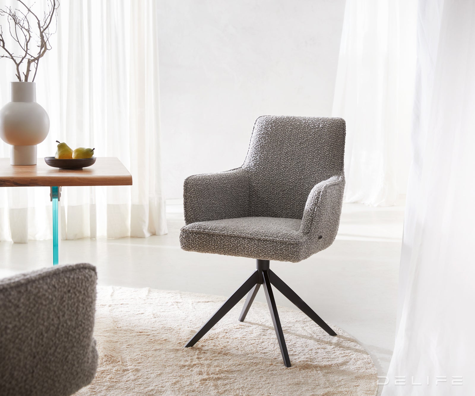 Blagovaonska stolica Heira S Rukonaslonom, Materijal: Boucle