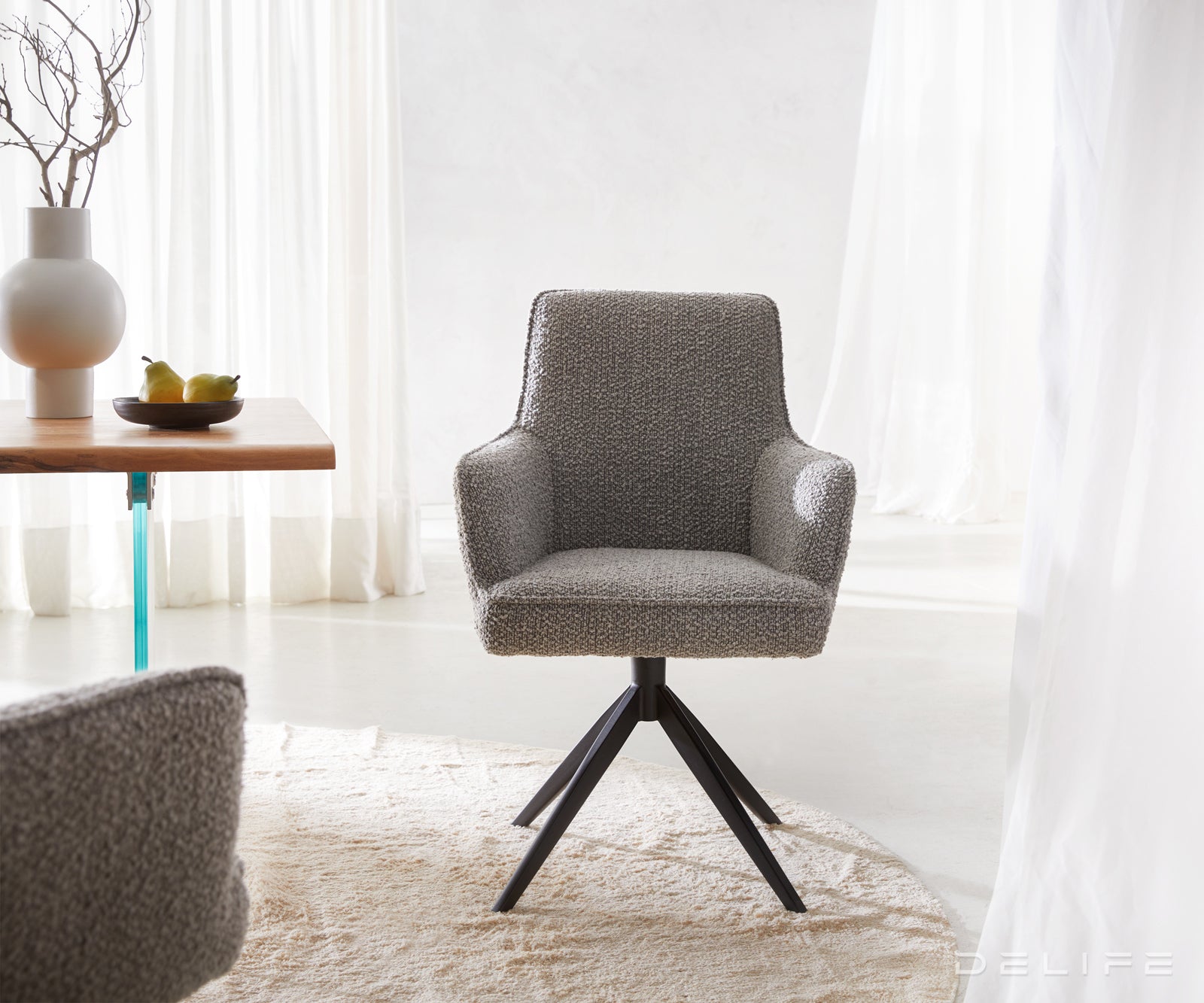 Blagovaonska stolica Heira S Rukonaslonom, Materijal: Boucle