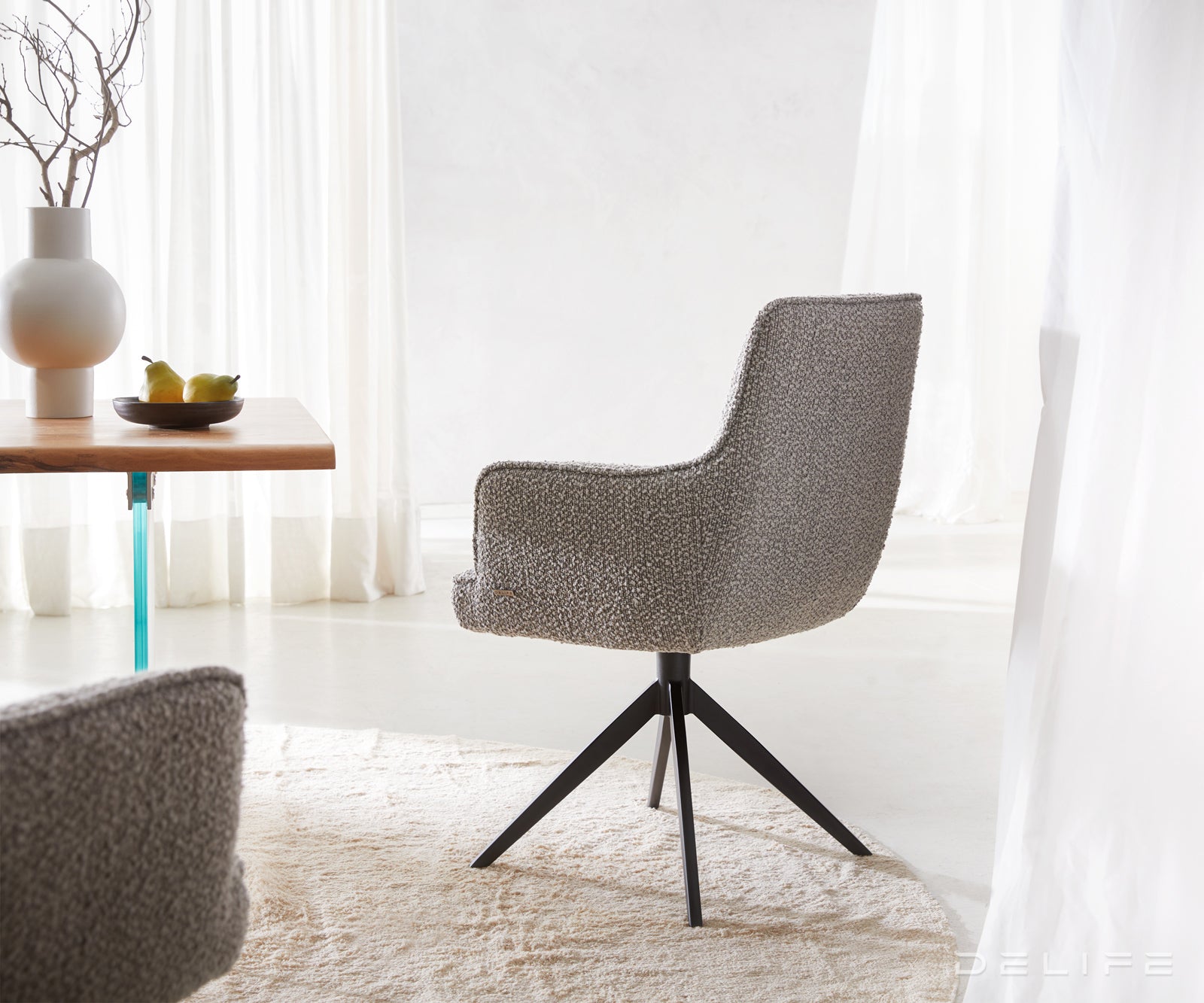 Blagovaonska stolica Heira S Rukonaslonom, Materijal: Boucle