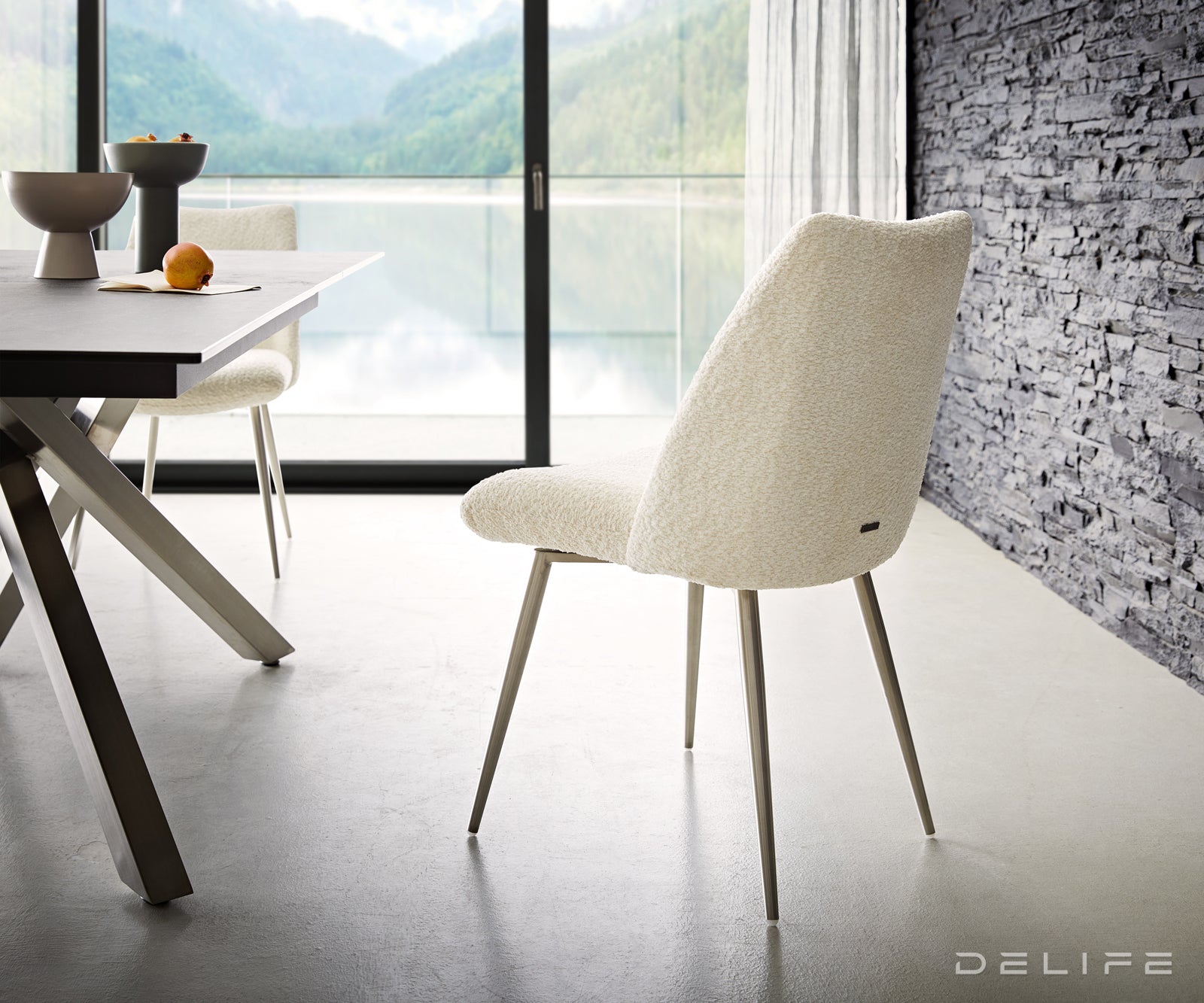 Blagovaonska stolica Elso, Materijal: boucle