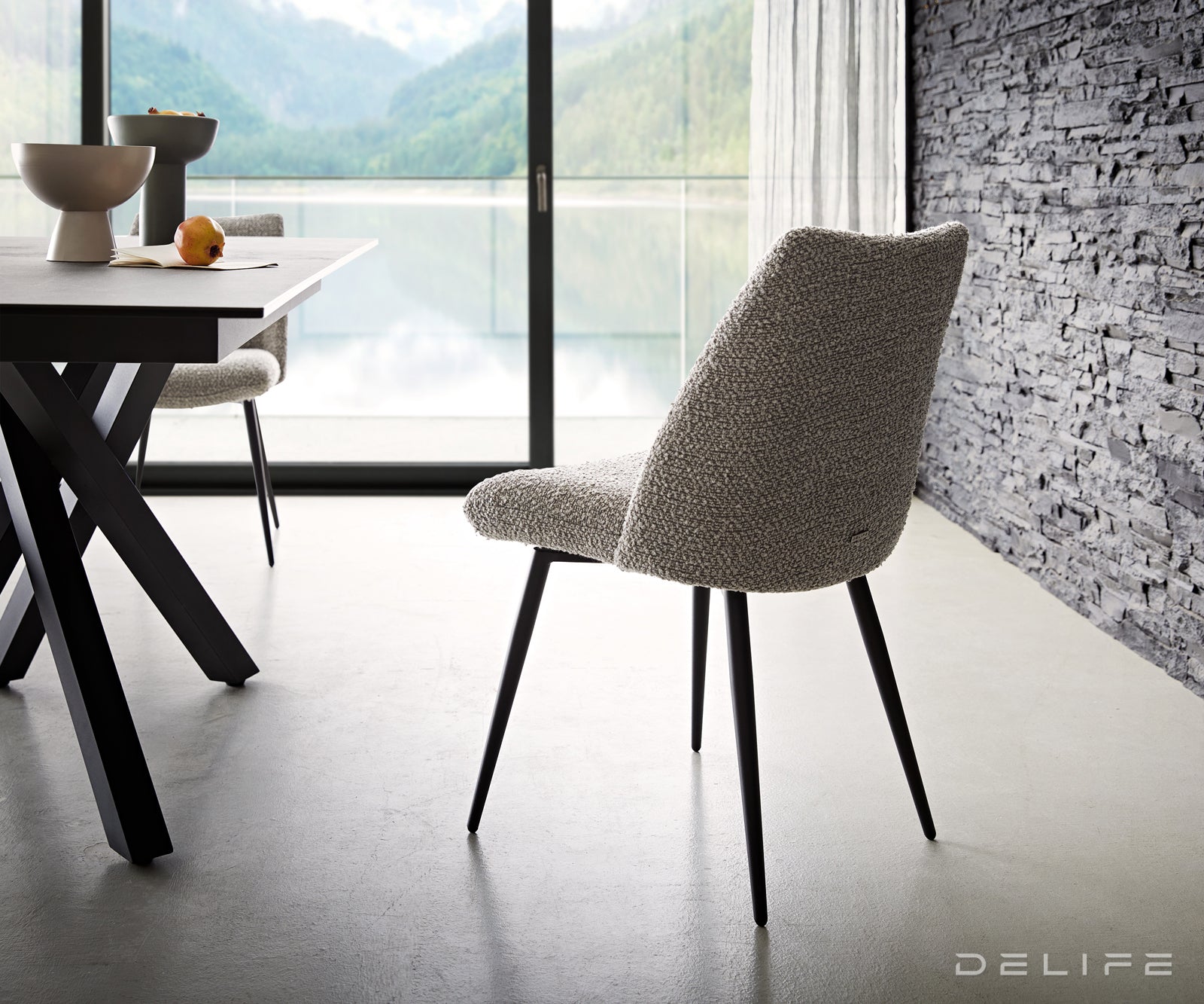 Blagovaonska stolica Elso, Materijal: boucle