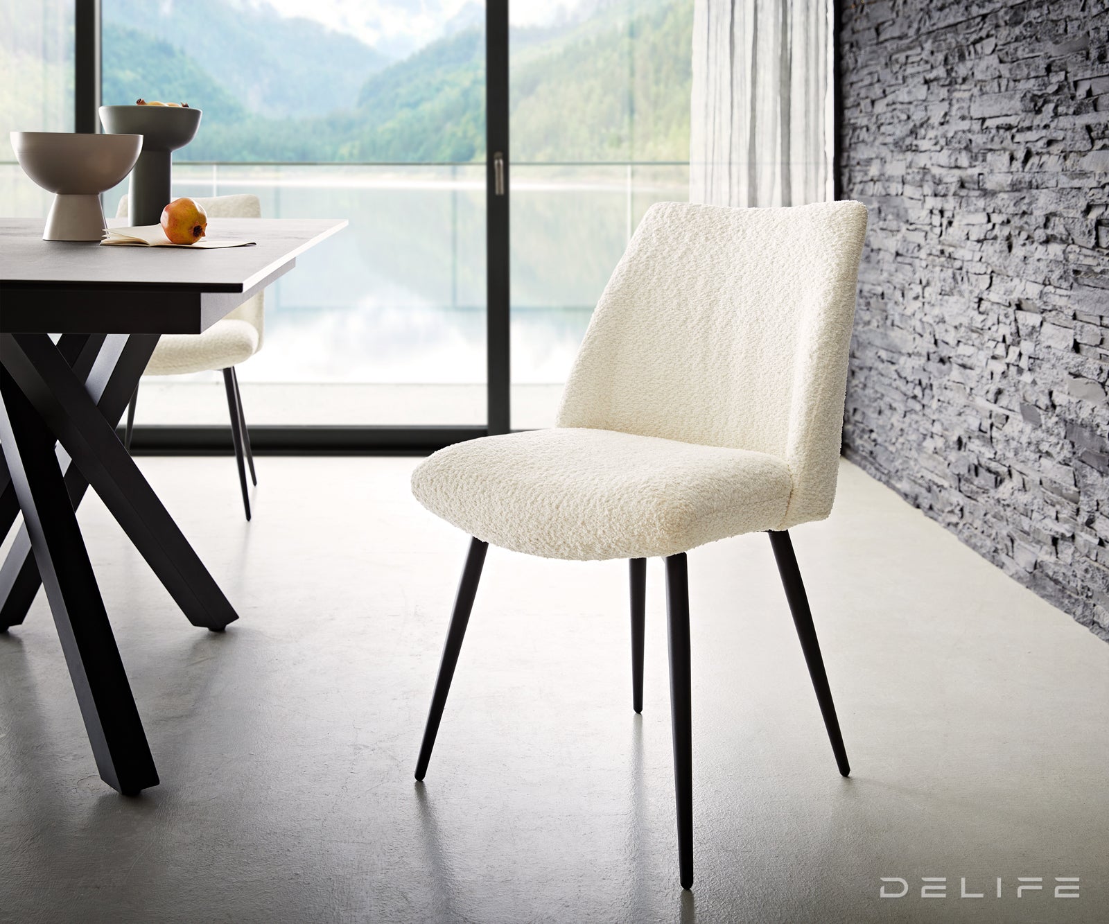 Blagovaonska stolica Elso, Materijal: boucle