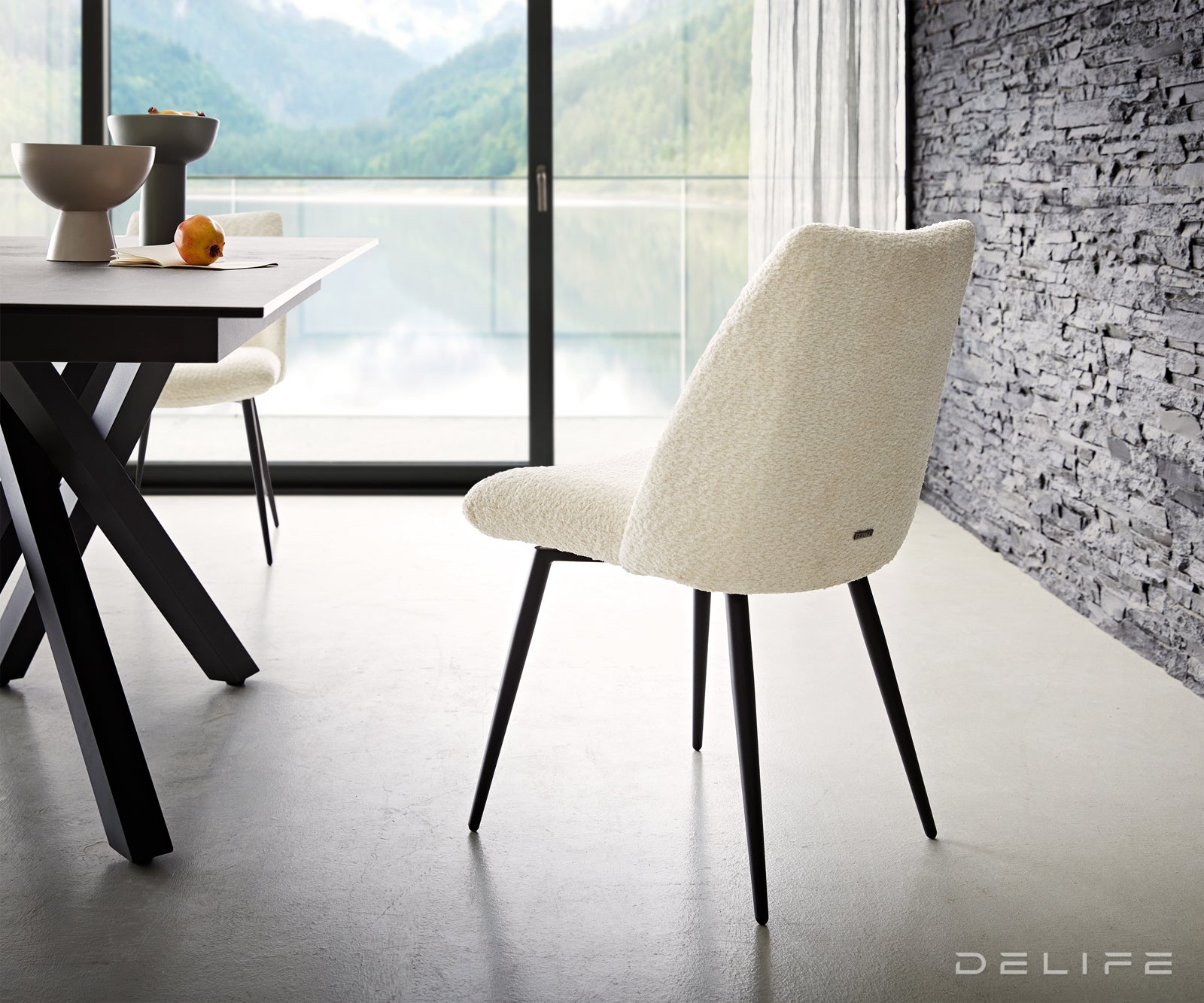 Blagovaonska stolica Elso, Materijal: boucle