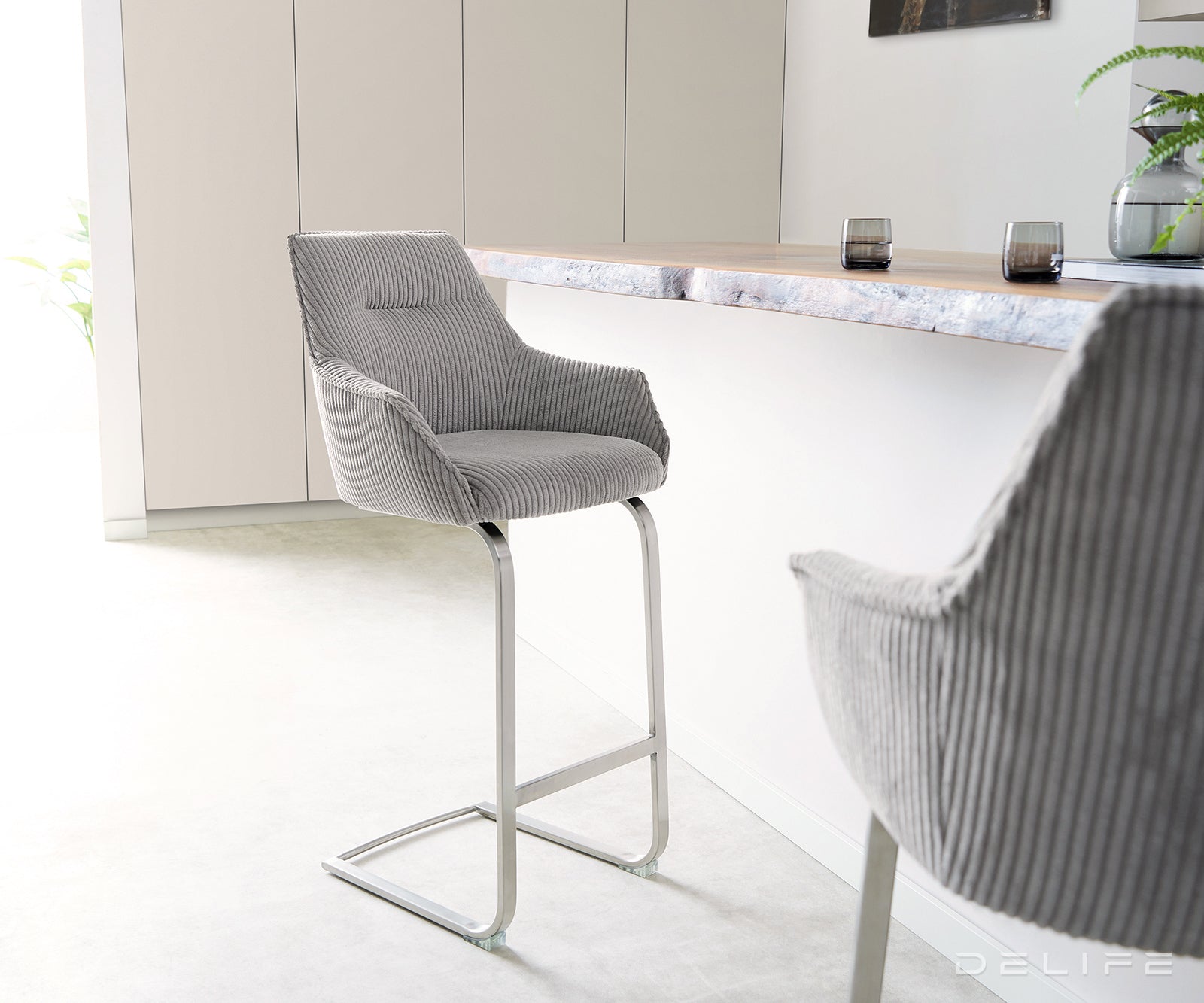 Barska stolica Alja Flex, Materijal: Rebrasta tkanina