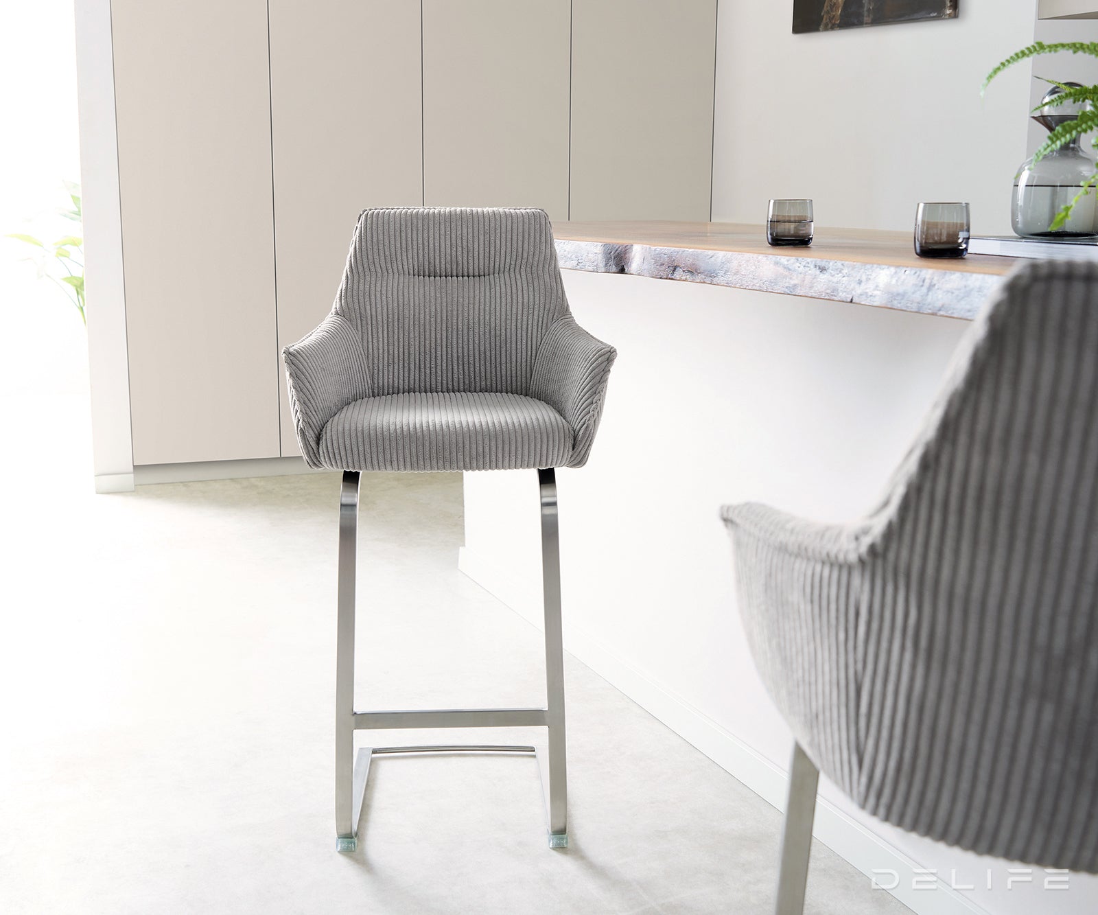 Barska stolica Alja Flex, Materijal: Rebrasta tkanina