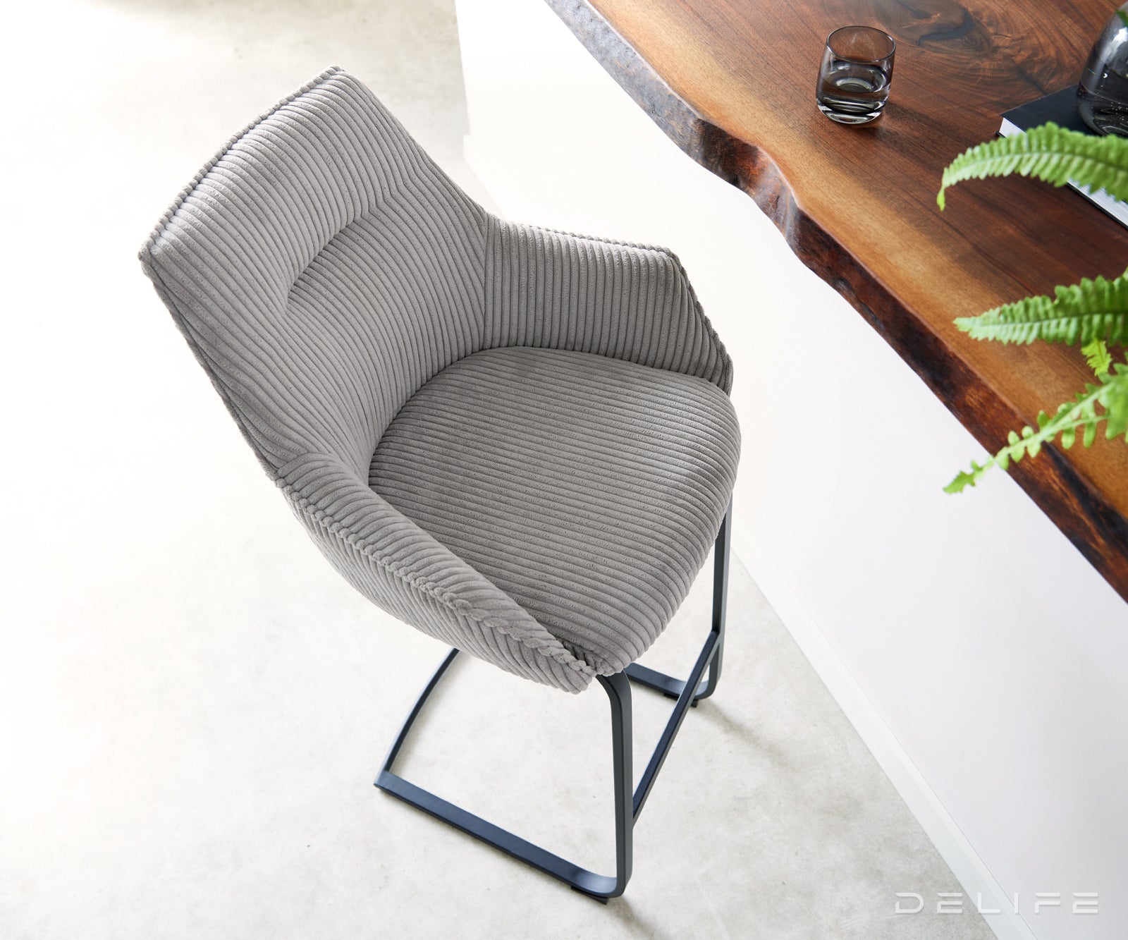 Barska stolica Alja Flex, Materijal: Rebrasta tkanina