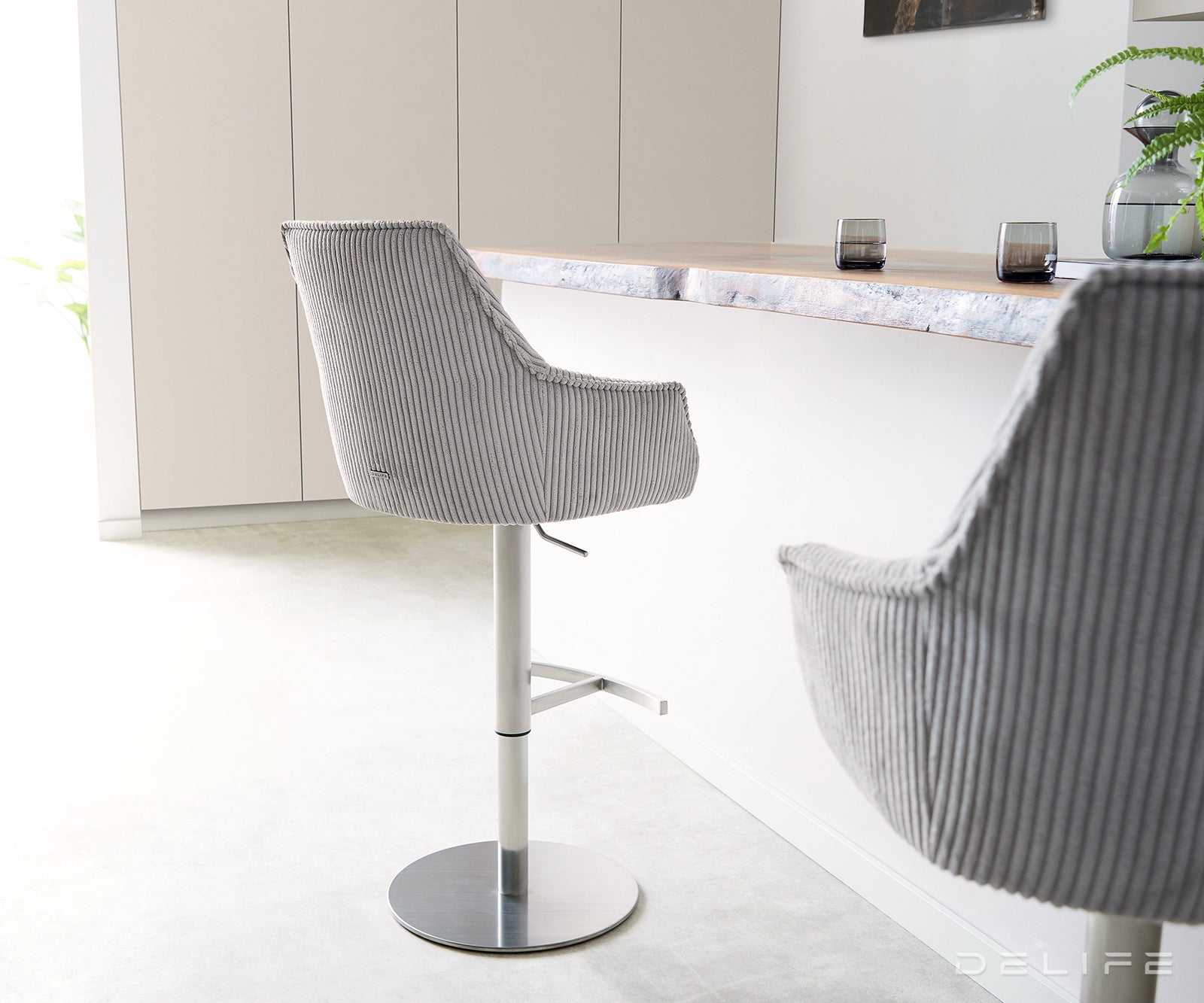 Barska stolica Alja Flex, Materijal: Rebrasta tkanina