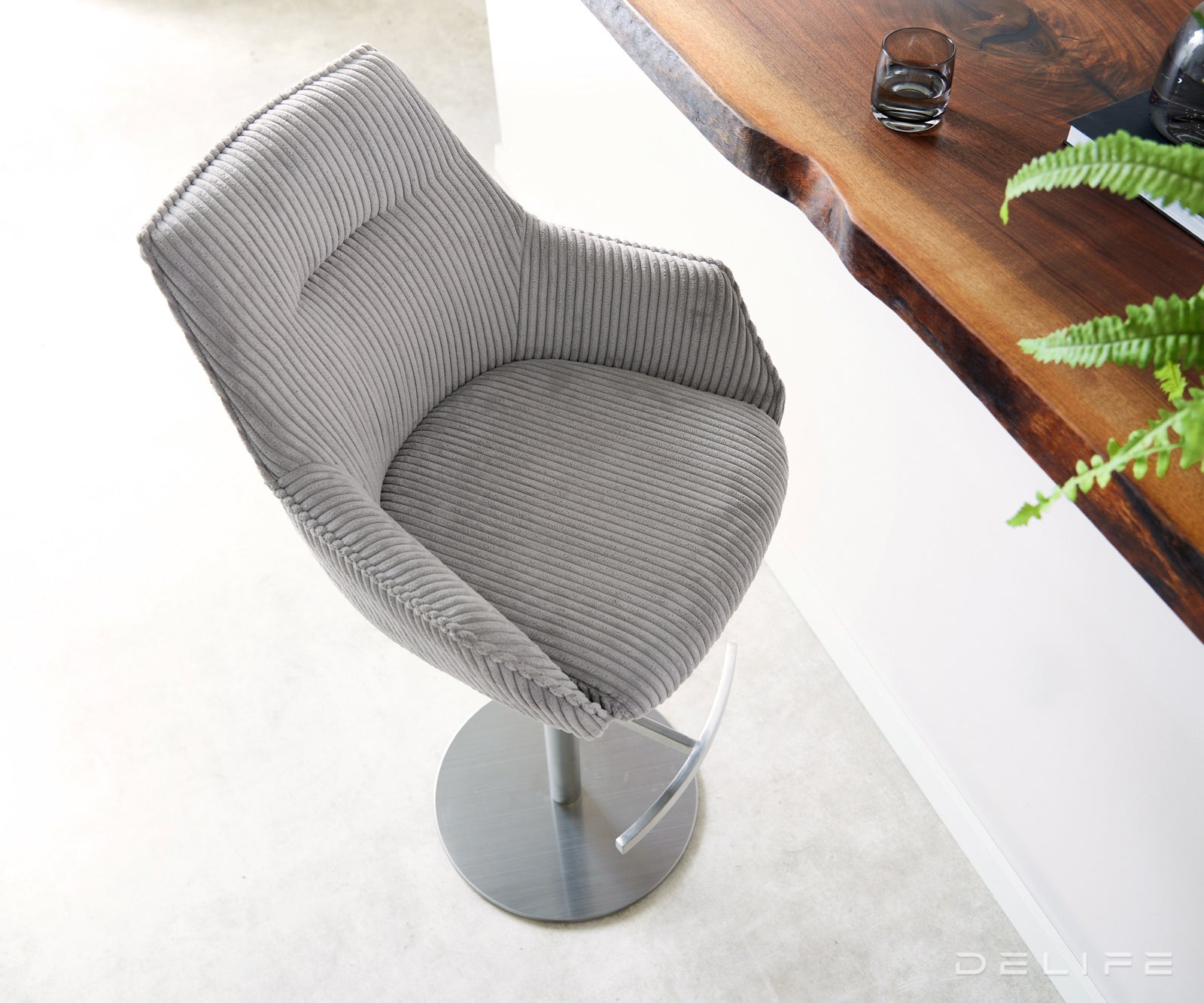 Barska stolica Alja Flex, Materijal: Rebrasta tkanina