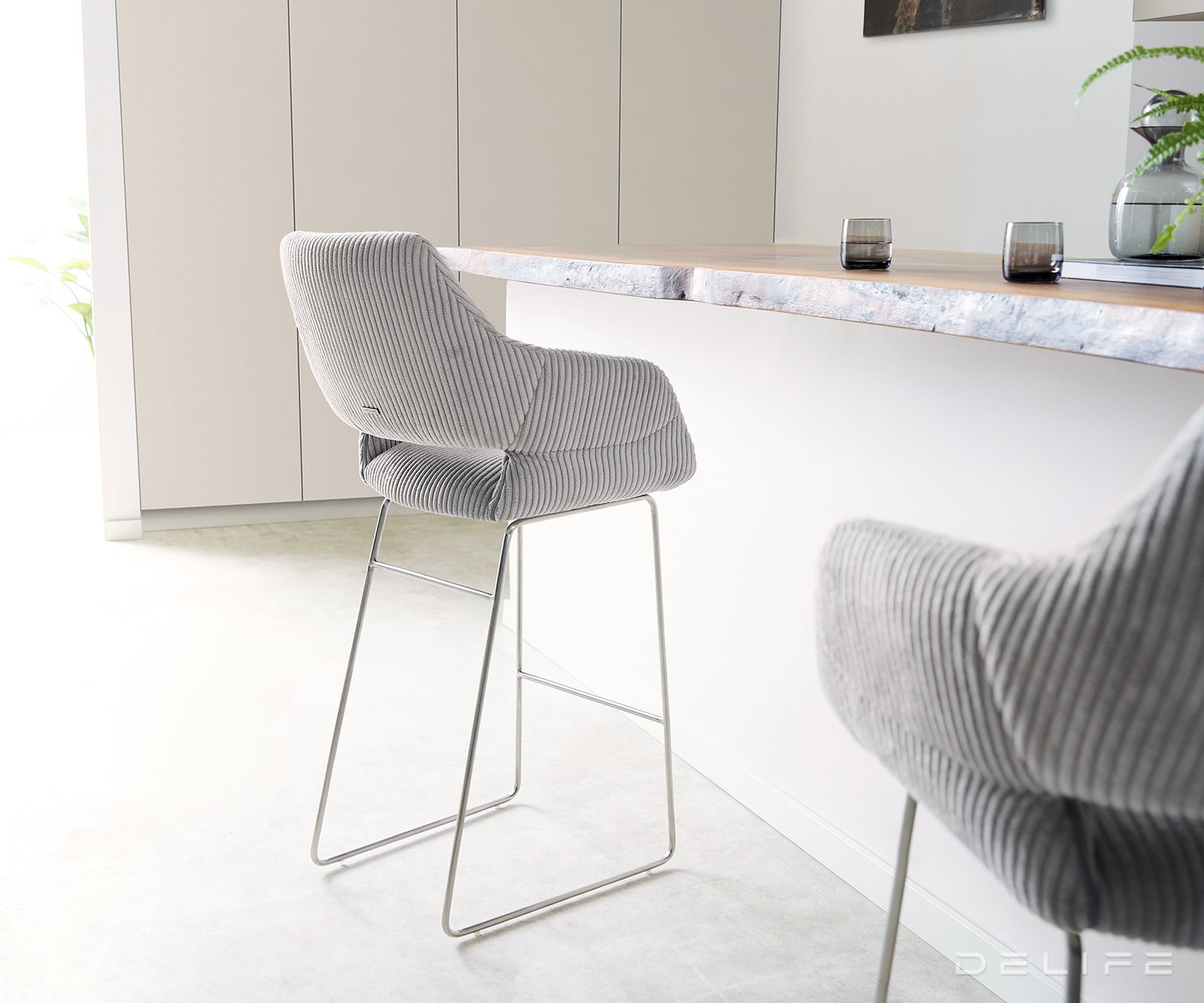 Barska stolica Yago Flex, Materijal: Rebrasta tkanina