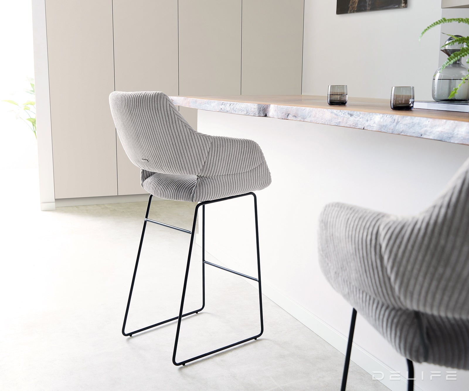 Barska stolica Yago Flex, Materijal: Rebrasta tkanina