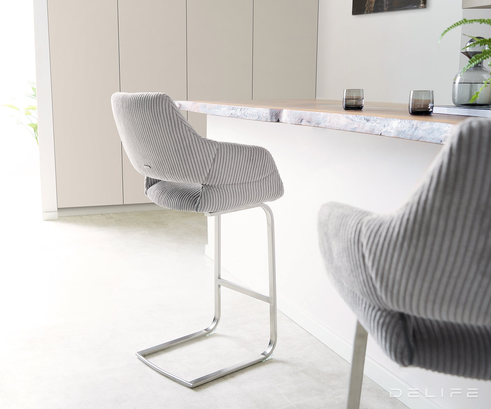 Barska stolica Yago Flex, Materijal: Rebrasta tkanina