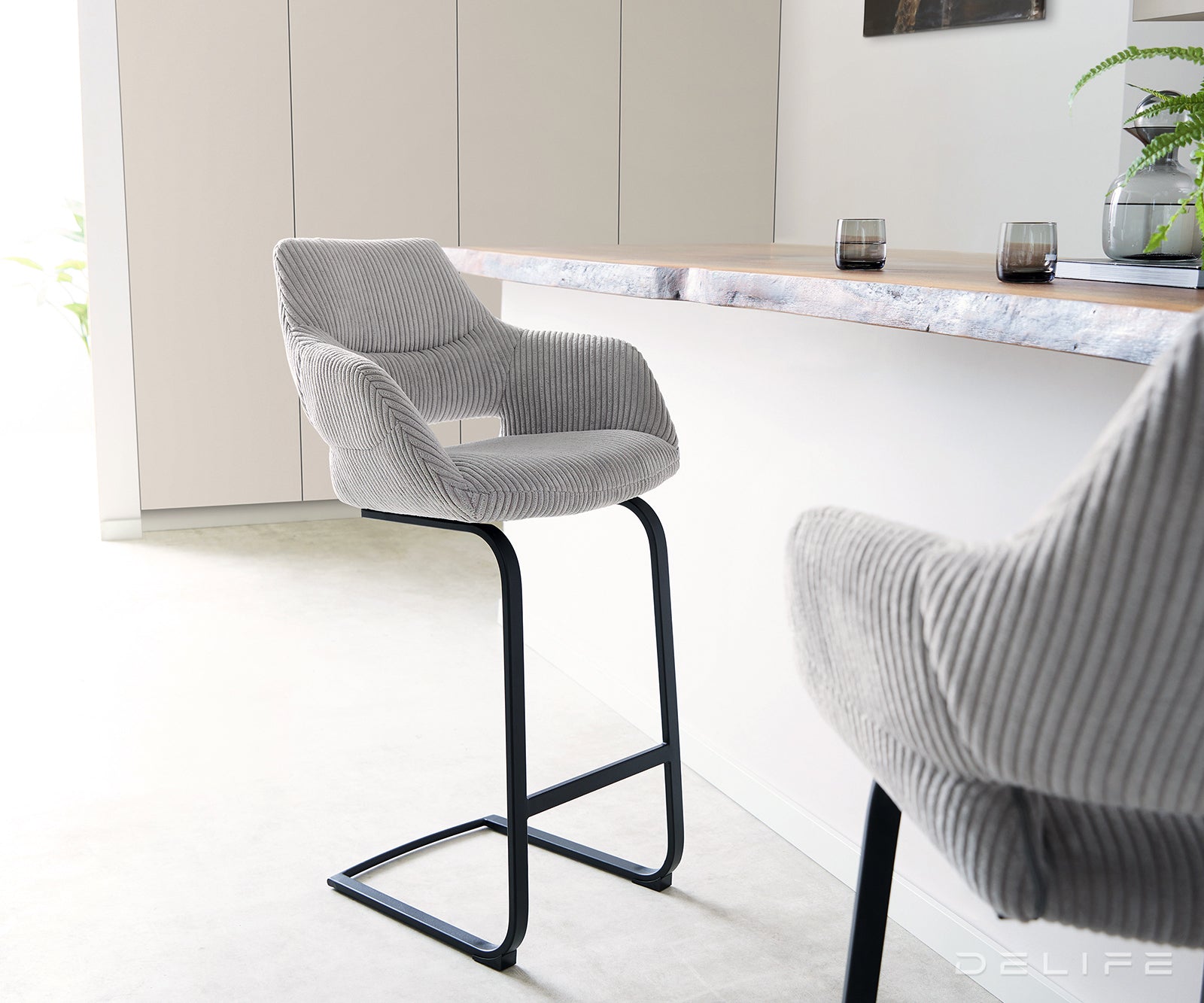 Barska stolica Yago Flex, Materijal: Rebrasta tkanina