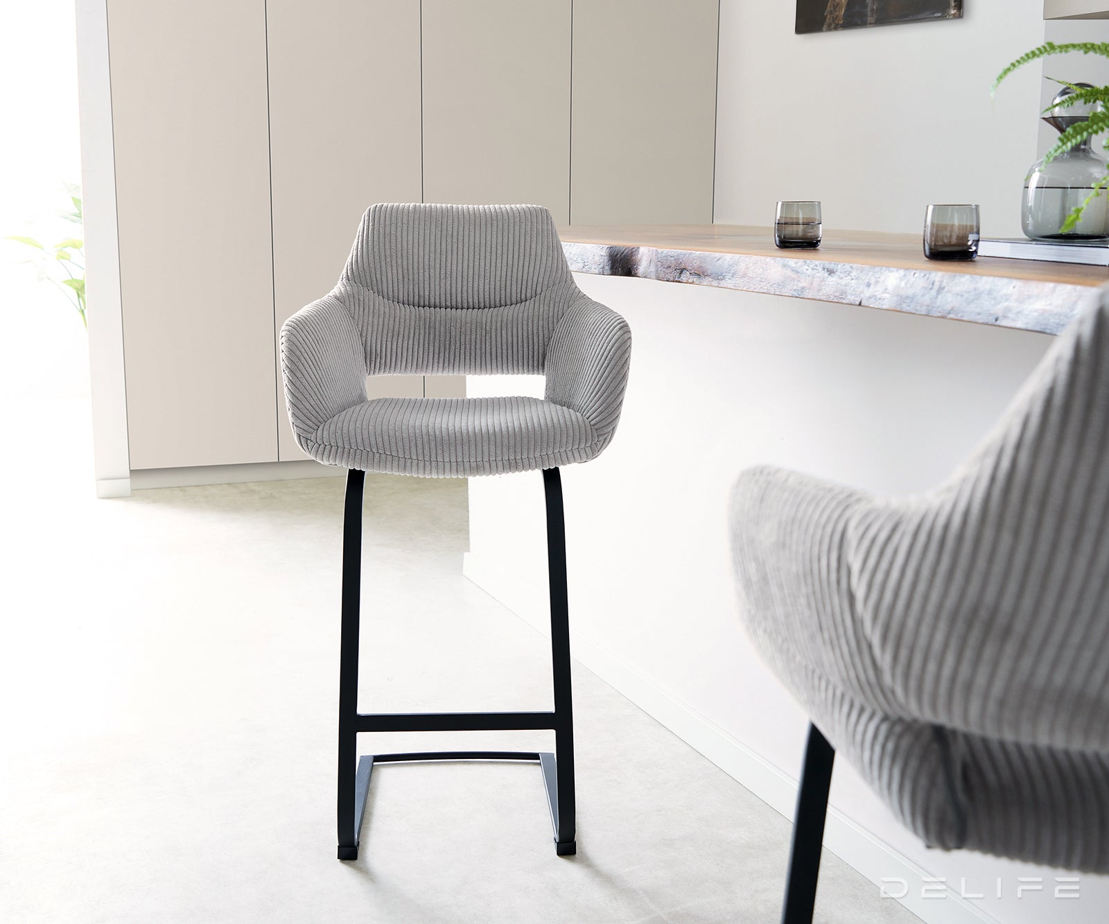 Barska stolica Yago Flex, Materijal: Rebrasta tkanina