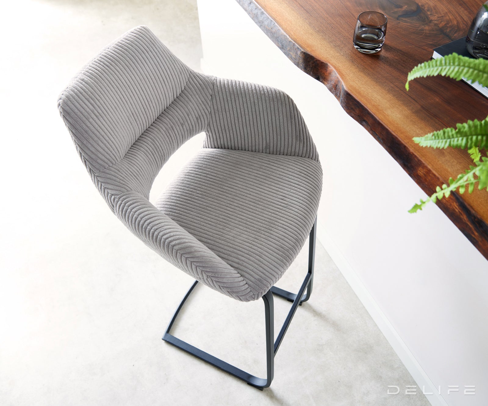 Barska stolica Yago Flex, Materijal: Rebrasta tkanina